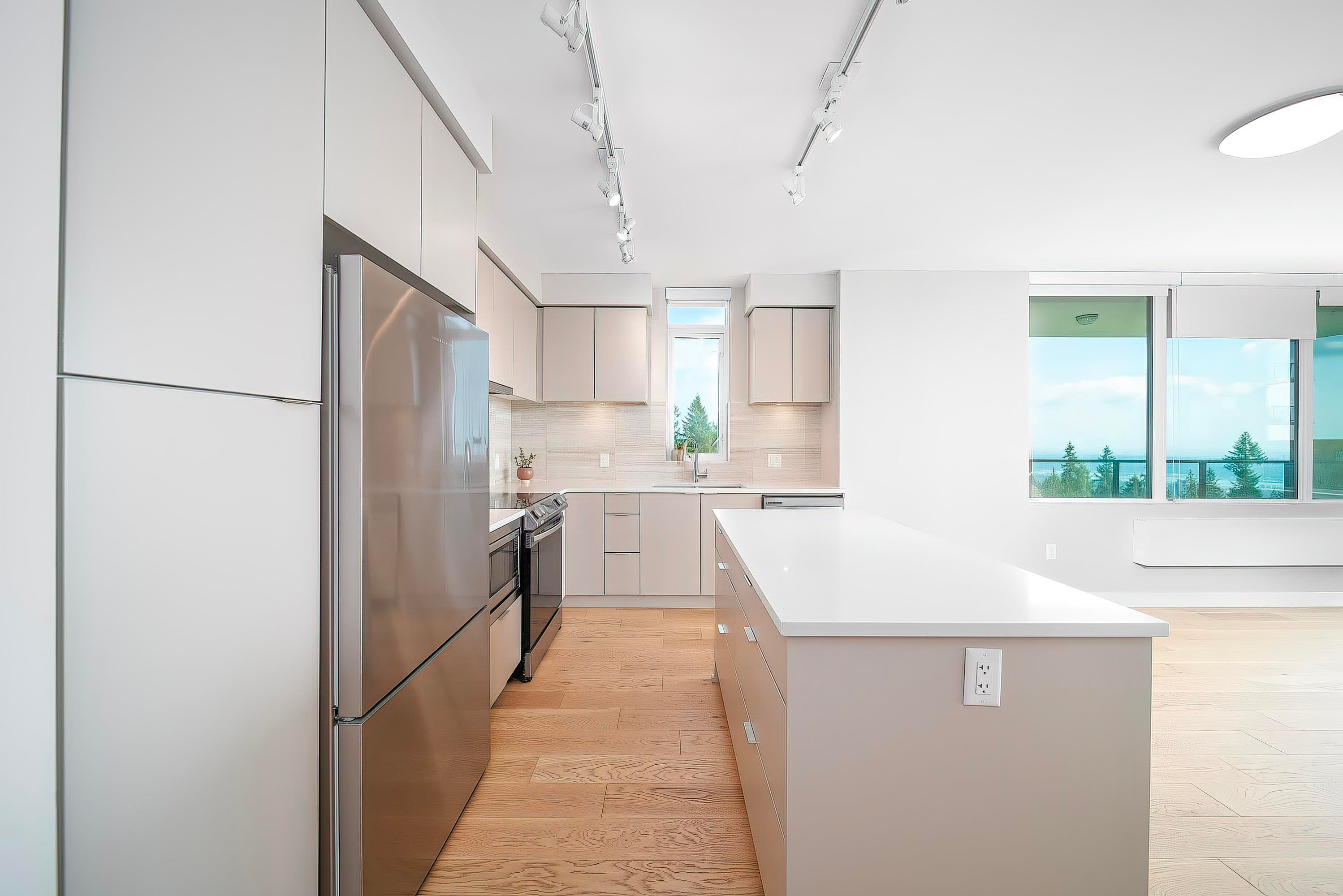 1304 - 8761 University Crescent, Burnaby, V5A 4Y8 — photo 3