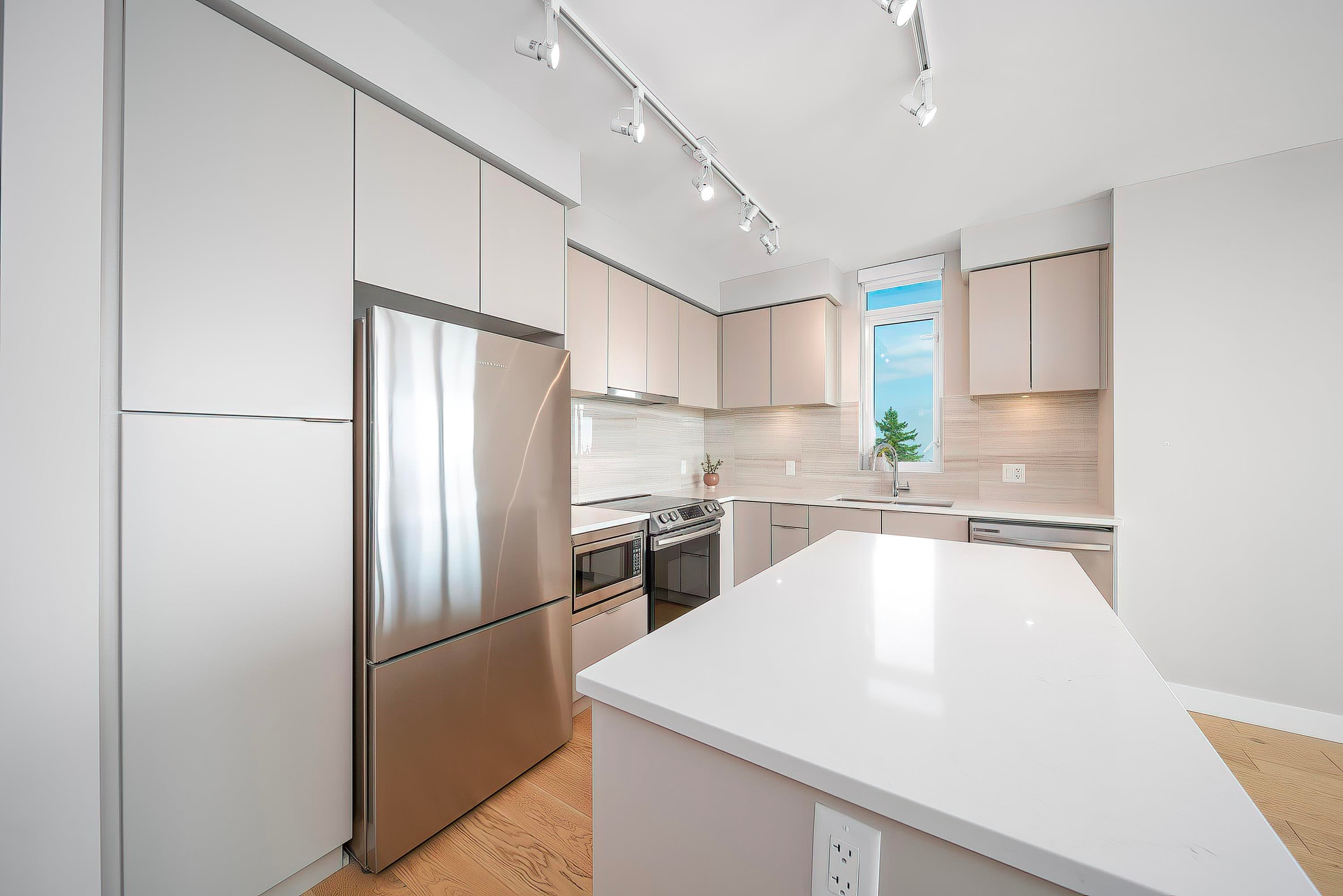 1304 - 8761 University Crescent, Burnaby, V5A 4Y8 — photo 4