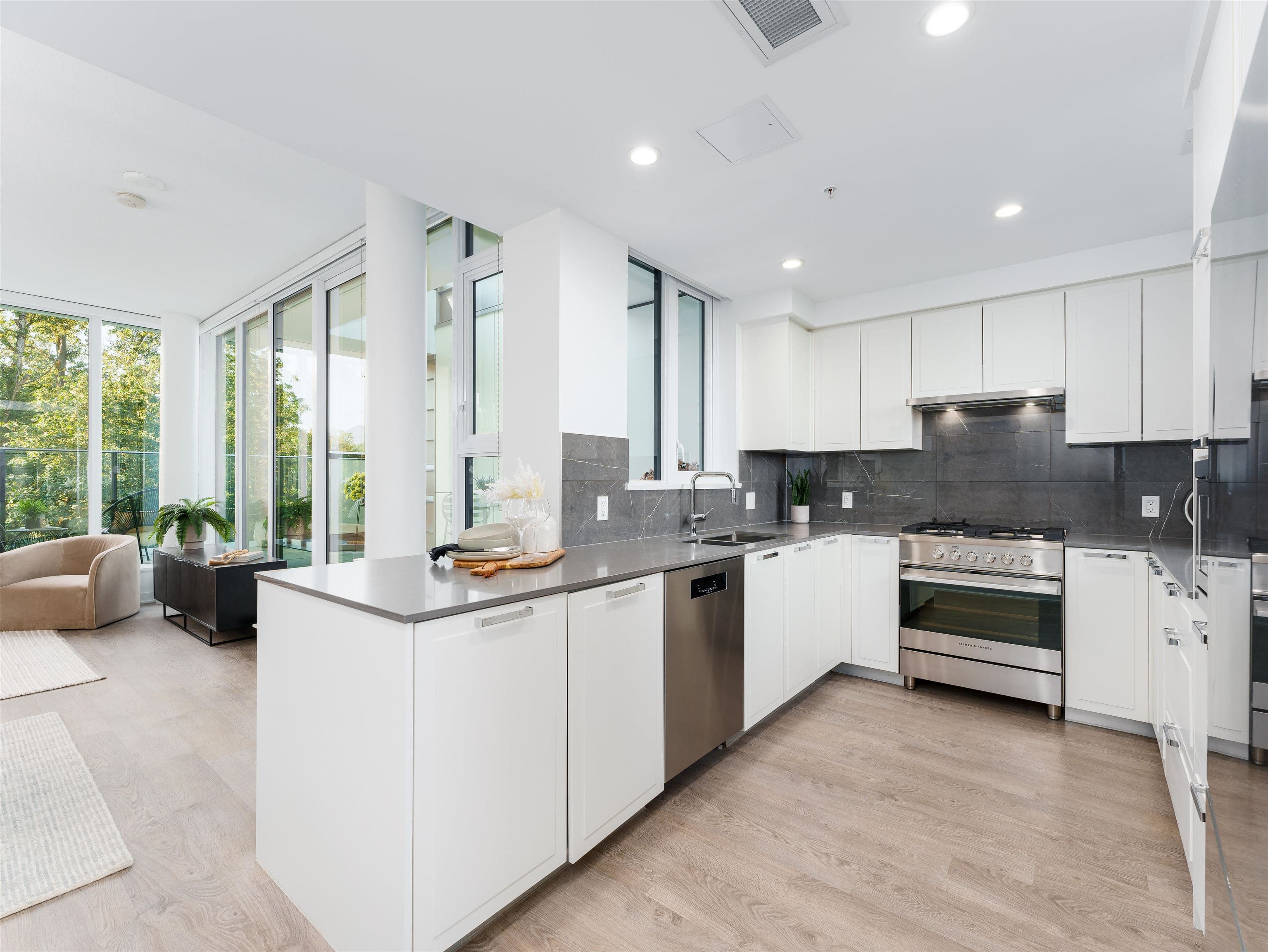 314 - 1471 Hunter Street, North Vancouver, V7J 1H3 — photo 5