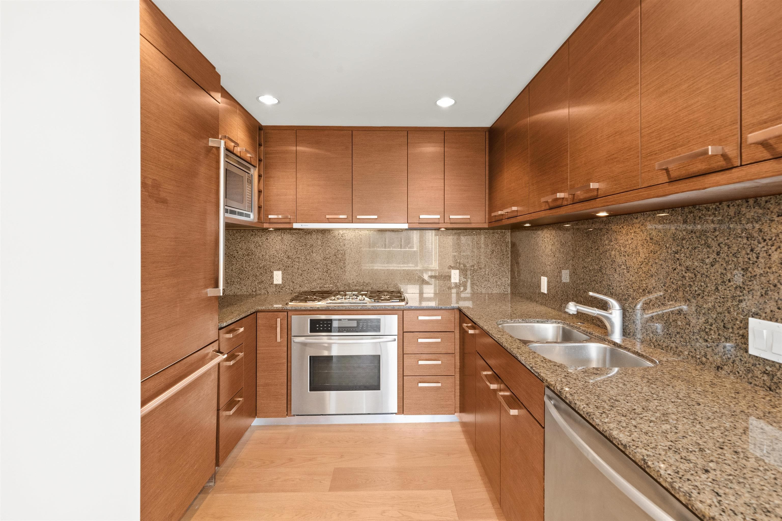 1602 - 1925 Alberni Street, Vancouver, V6G 0A3 — photo 2