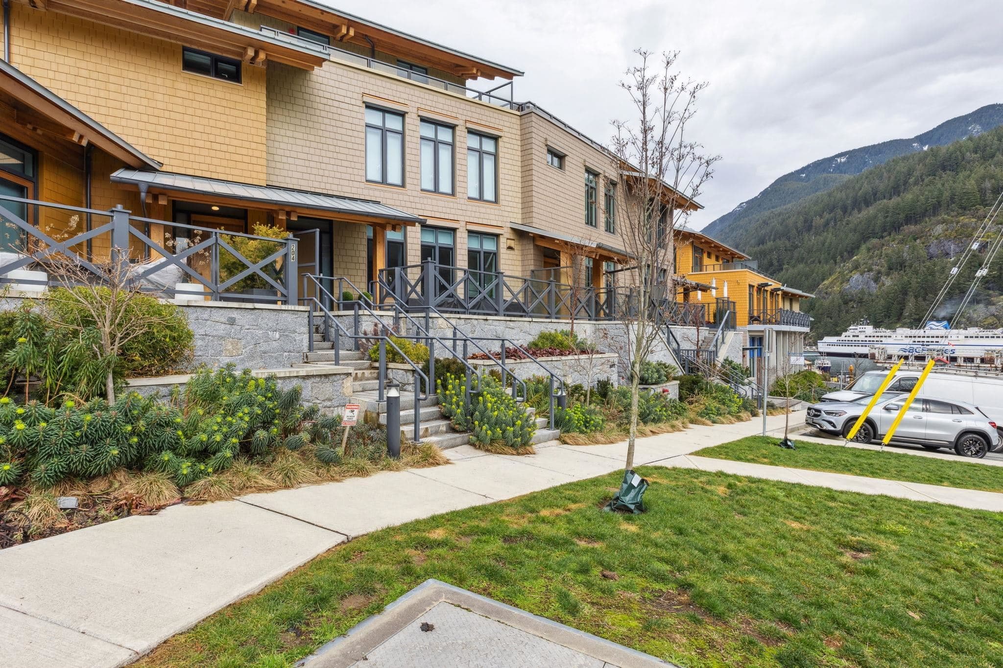 202 - 6691 Nelson Avenue, West Vancouver, V7W 2B2 — photo 3