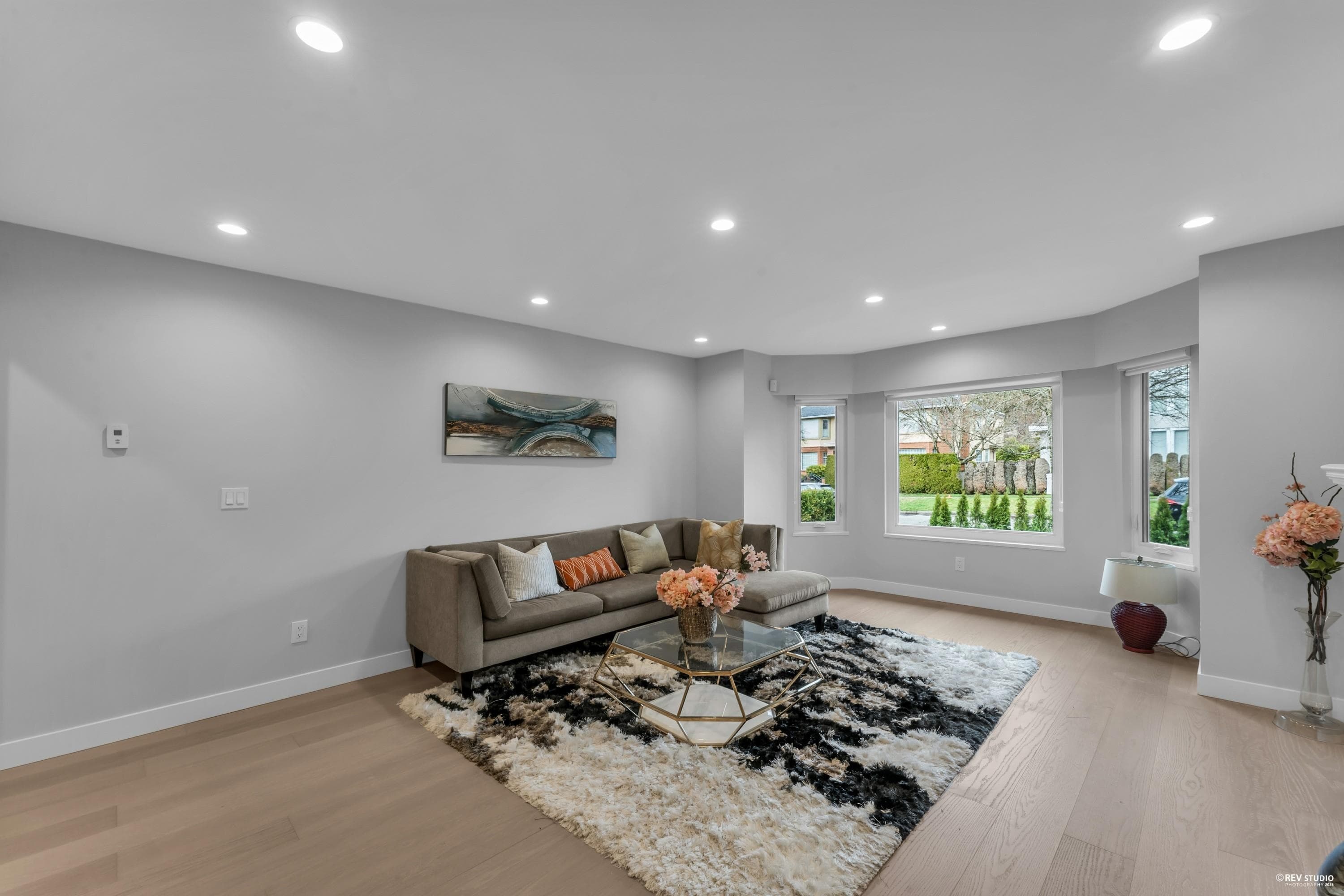 2052 W 44th Avenue, Vancouver, V6M 2E9 — photo 3