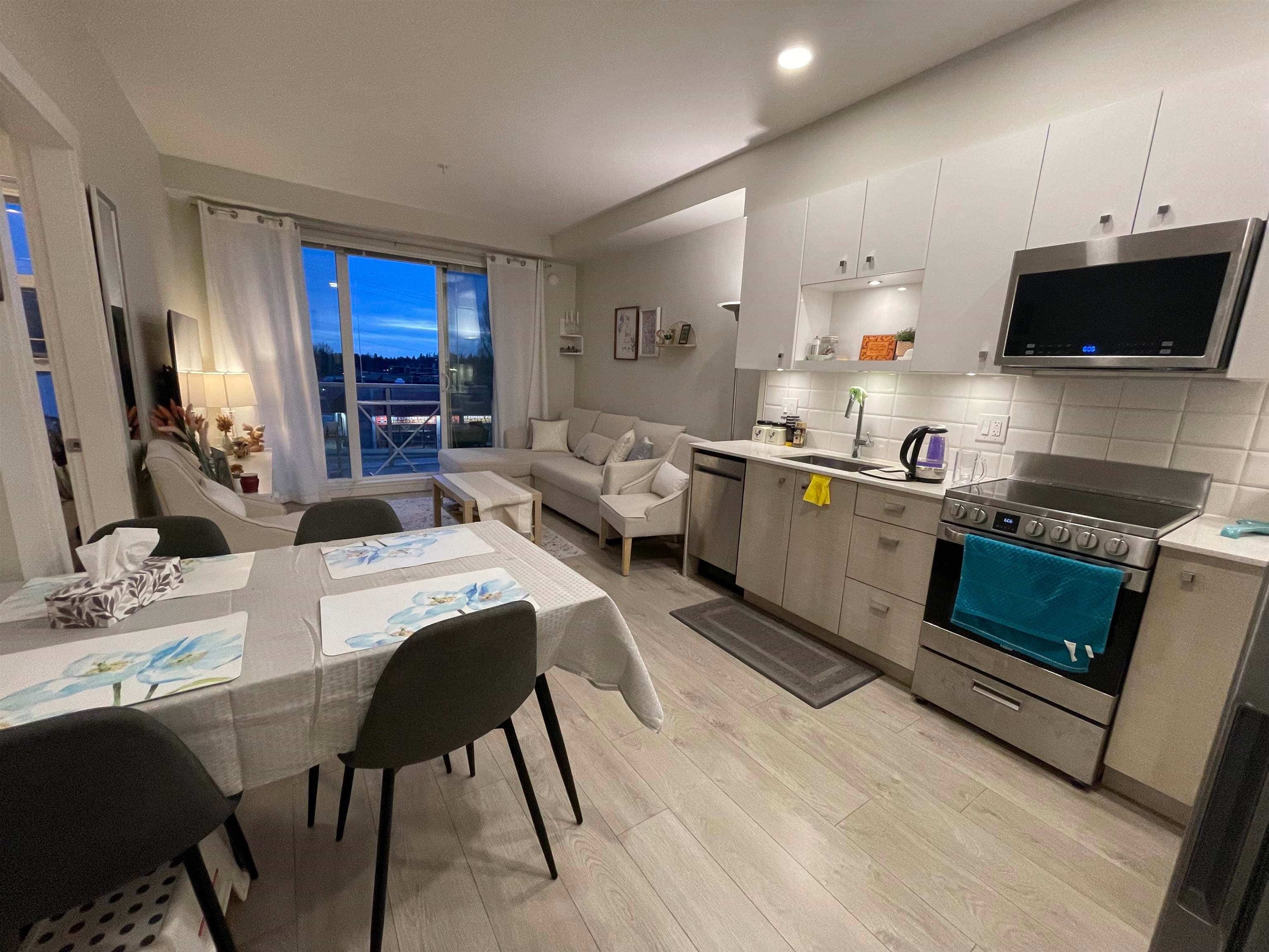207 - 10838 Whalley Boulevard, Surrey, V3R 0G8 — photo 3