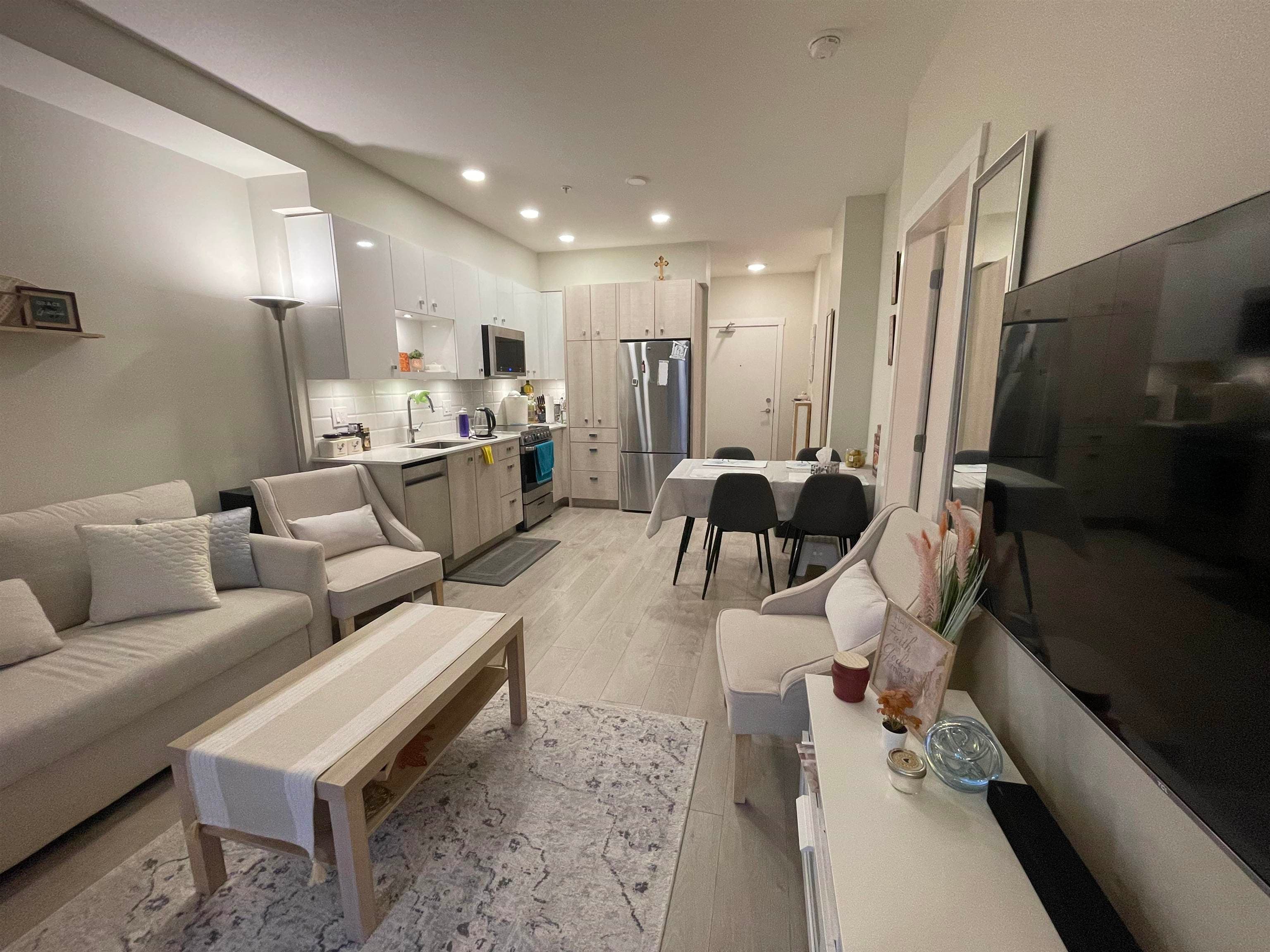 207 - 10838 Whalley Boulevard, Surrey, V3R 0G8 — photo 4