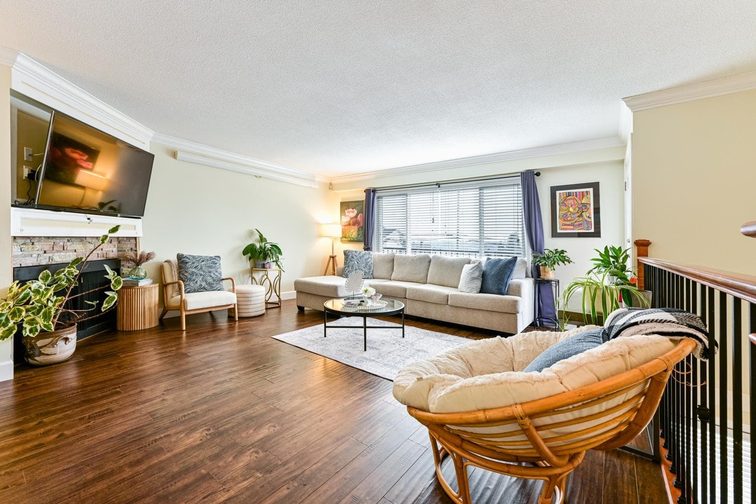 2097 - 2099 Dawes Hill Road, Coquitlam, V3K 1M8 — photo 2