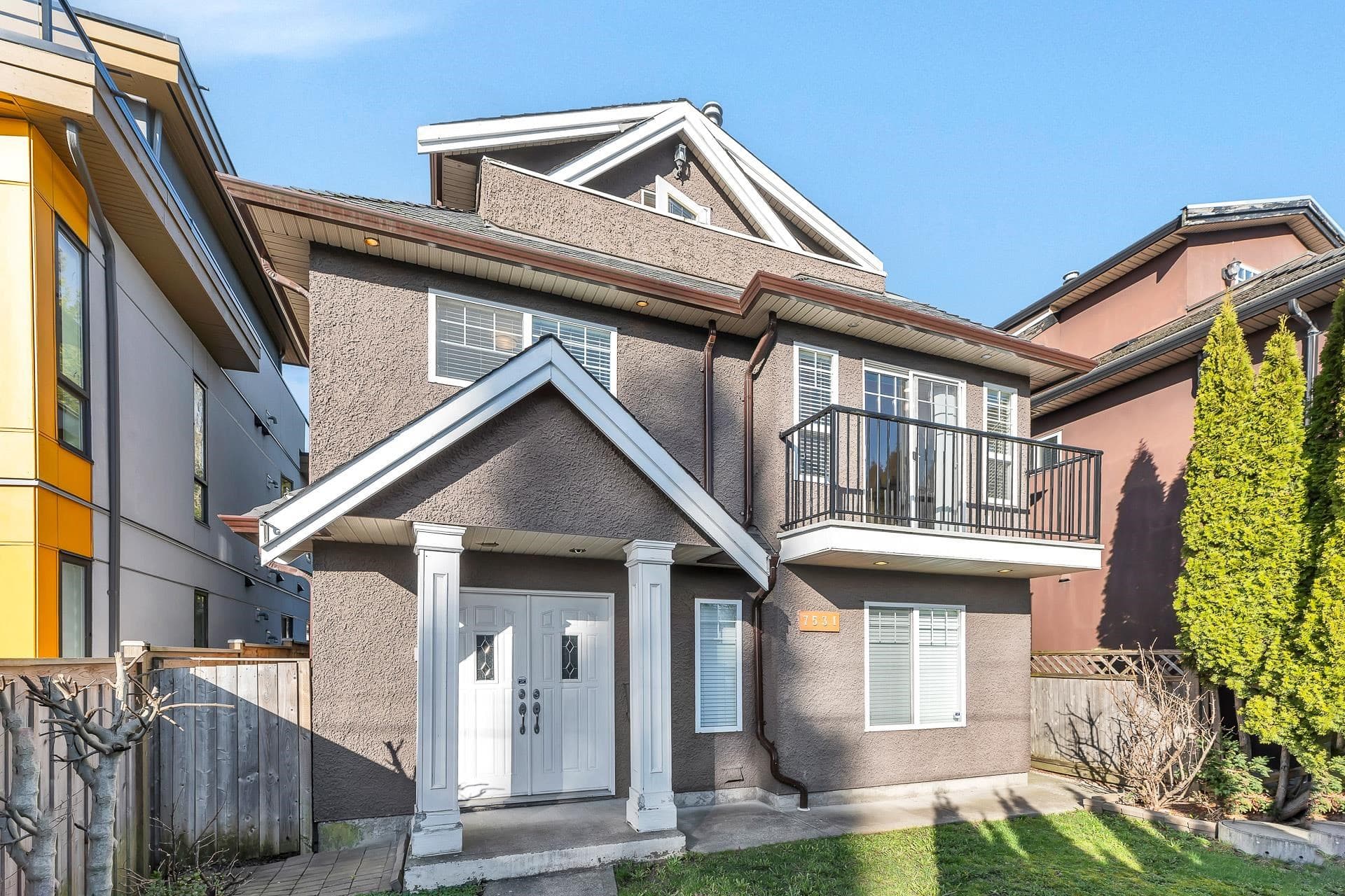 7531 Oak Street, Vancouver, V6P 4A4 — photo 1