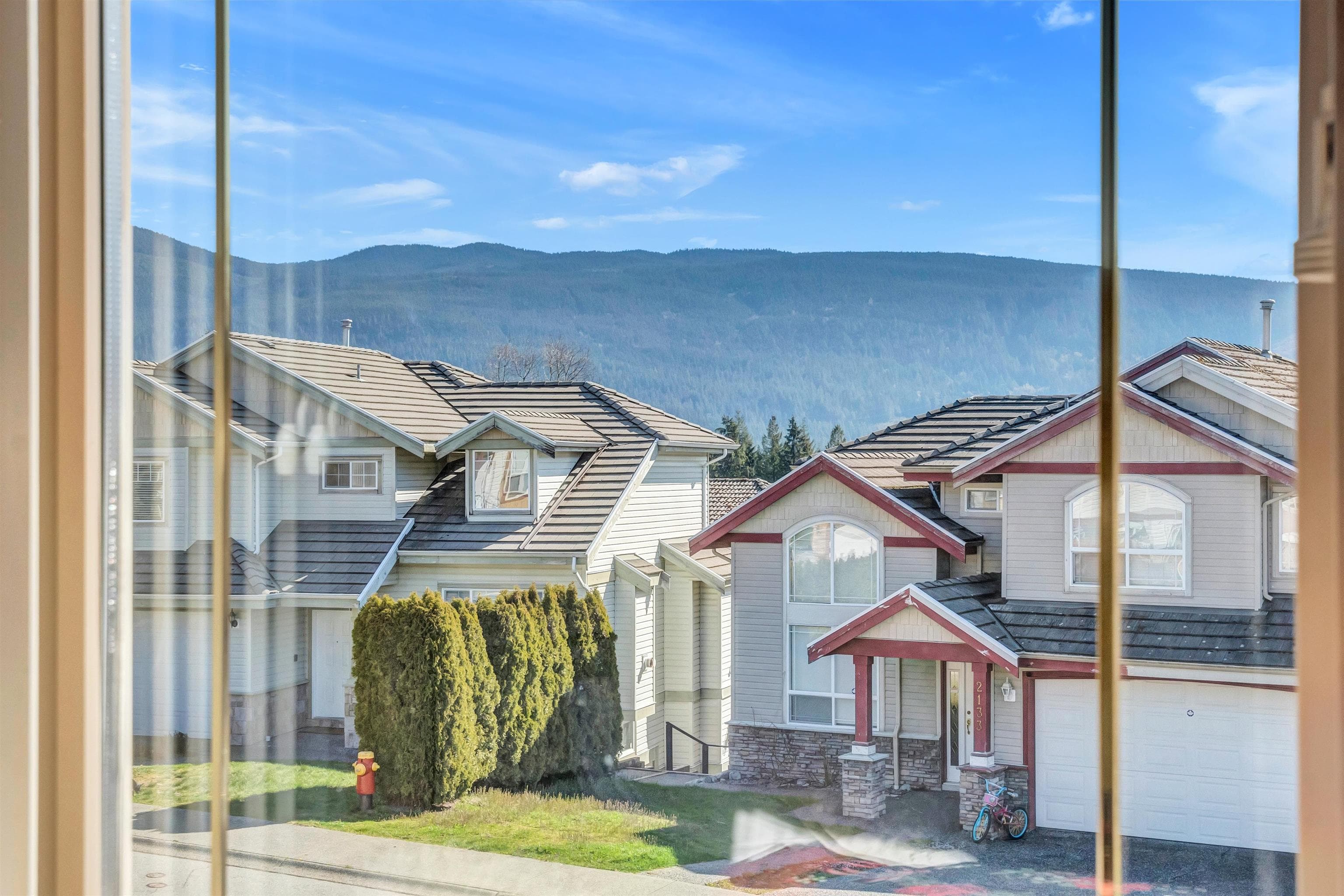 2116 Turnberry Lane, Coquitlam, V3E 3N3 — photo 2