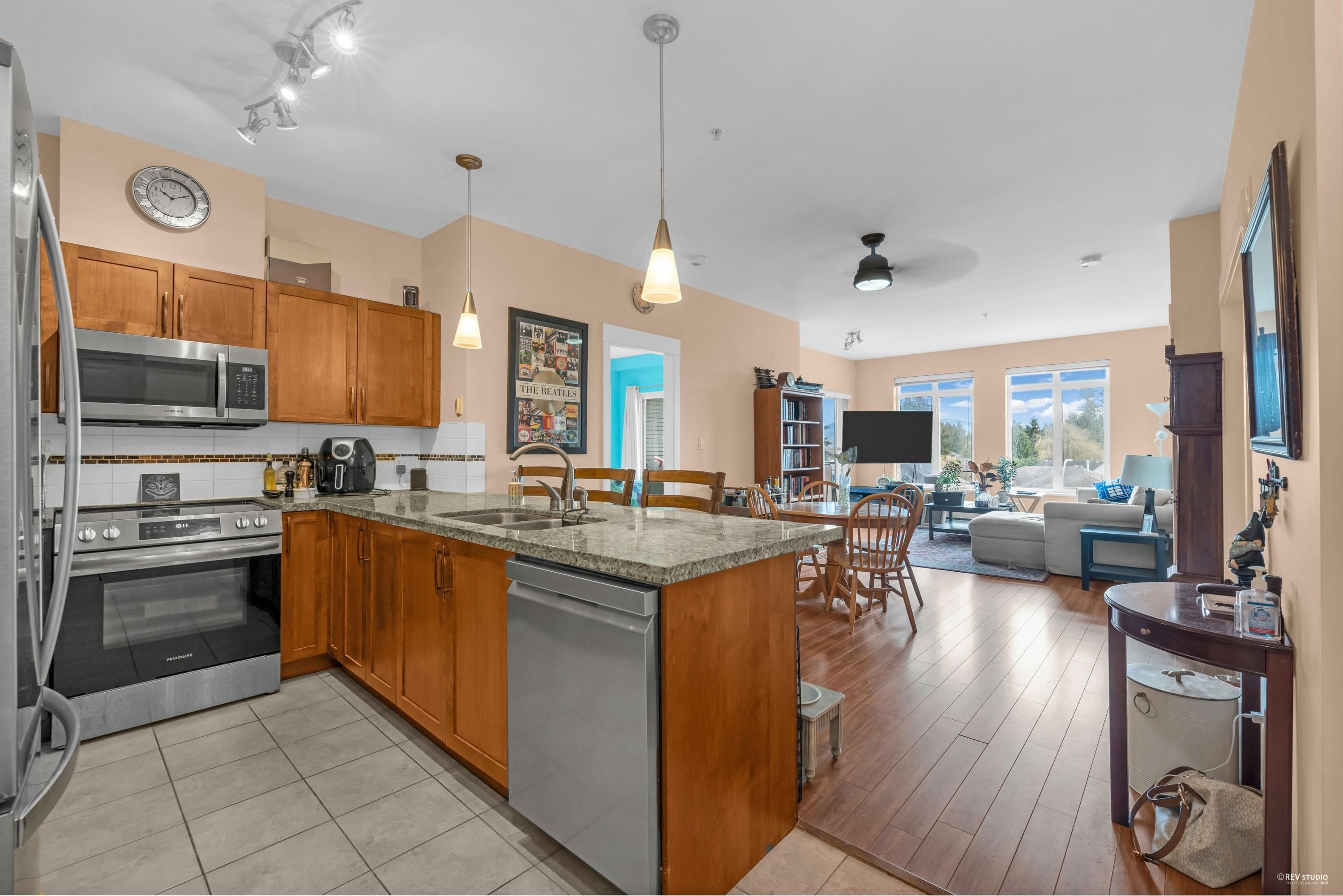 315 - 12350 Harris Road, Pitt Meadows, V3Y 0C5 — photo 1
