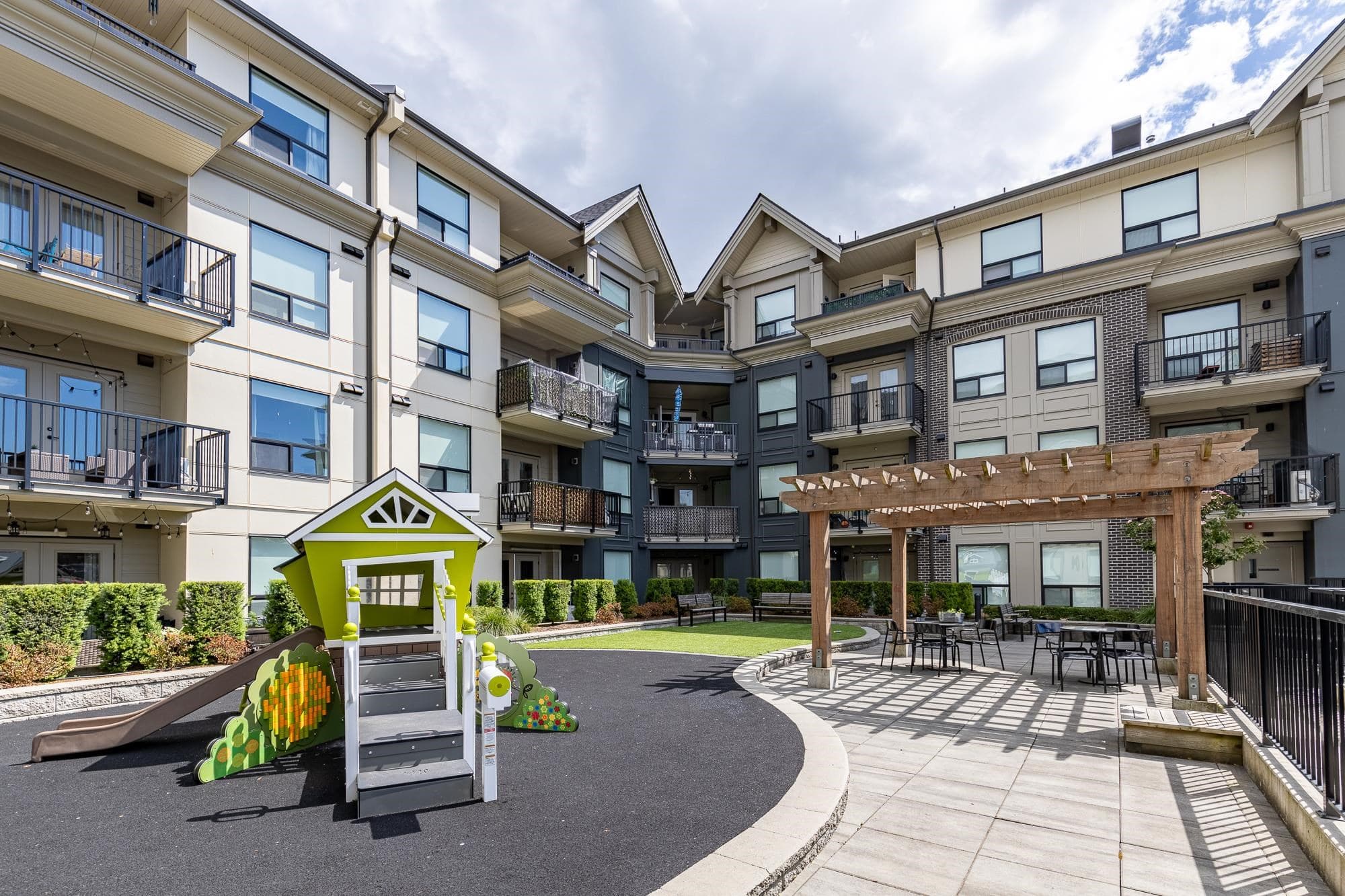 213 - 2493 Montrose Avenue, Abbotsford, V2S 0L4 — photo 1