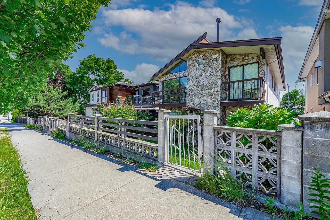 4818 Knight Street, Vancouver