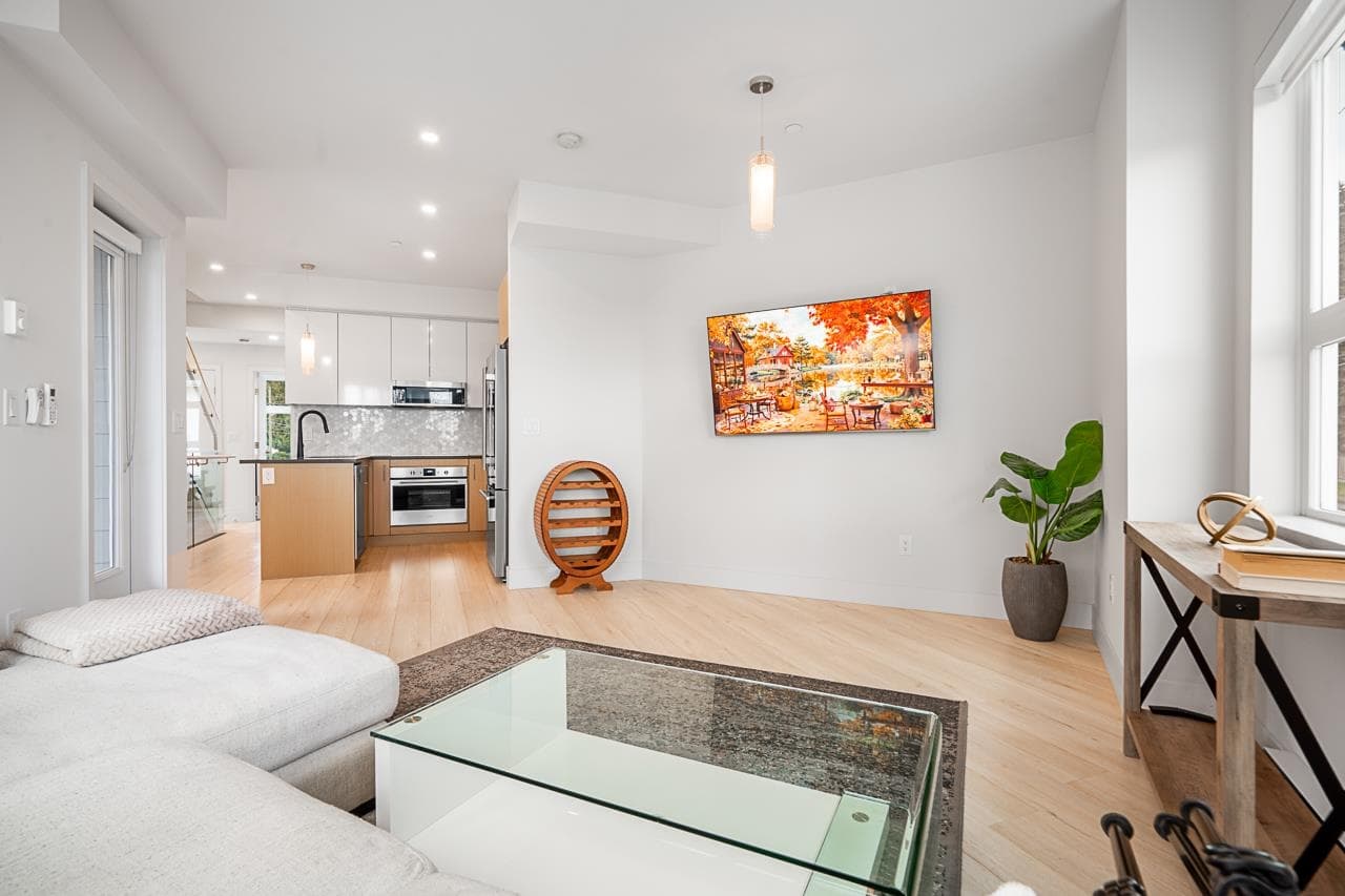 1710 Larson Road, North Vancouver, V7M 2Z4 — photo 3