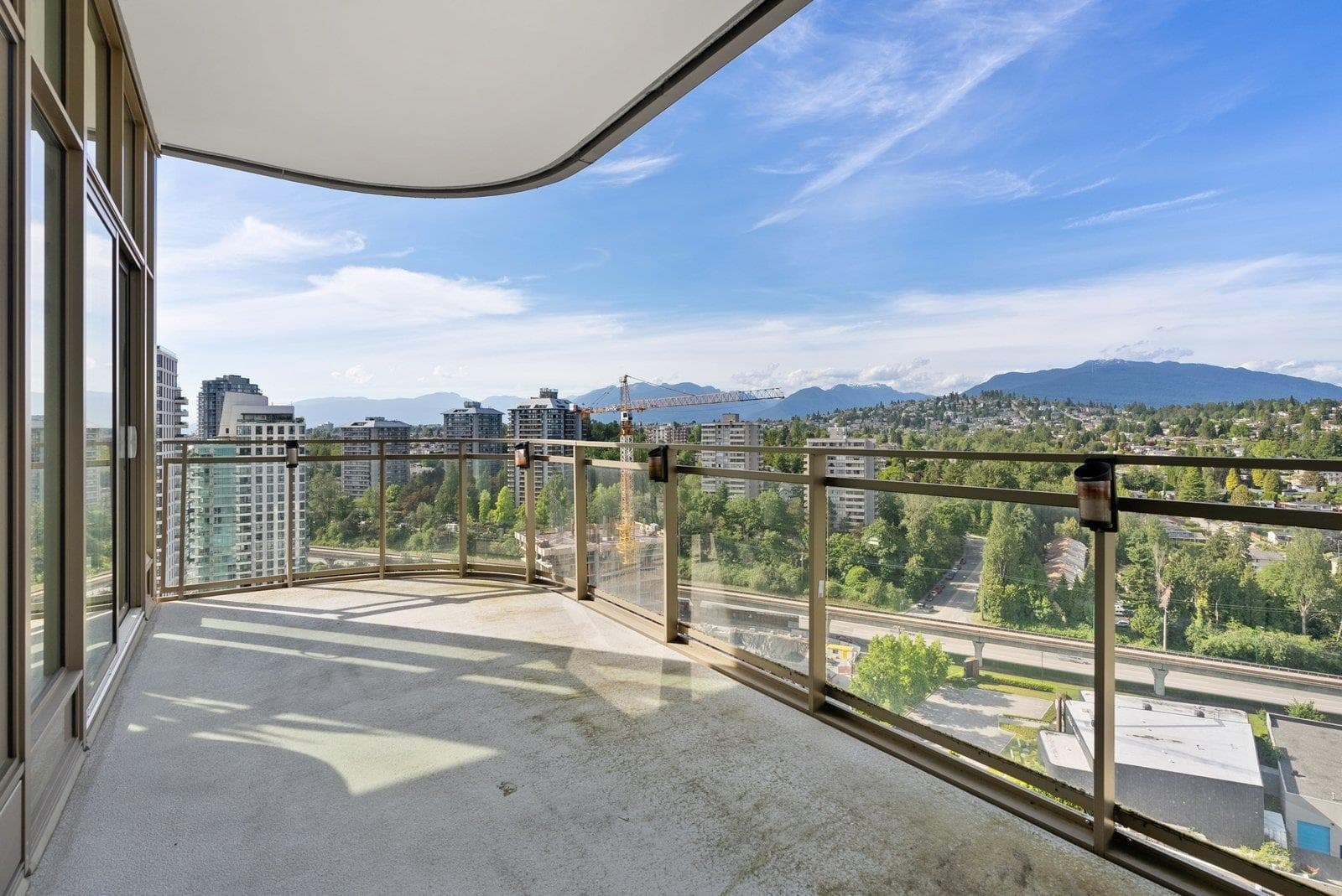 21XX - 5311 Goring Street, Burnaby, V5B 0B5 — photo 3