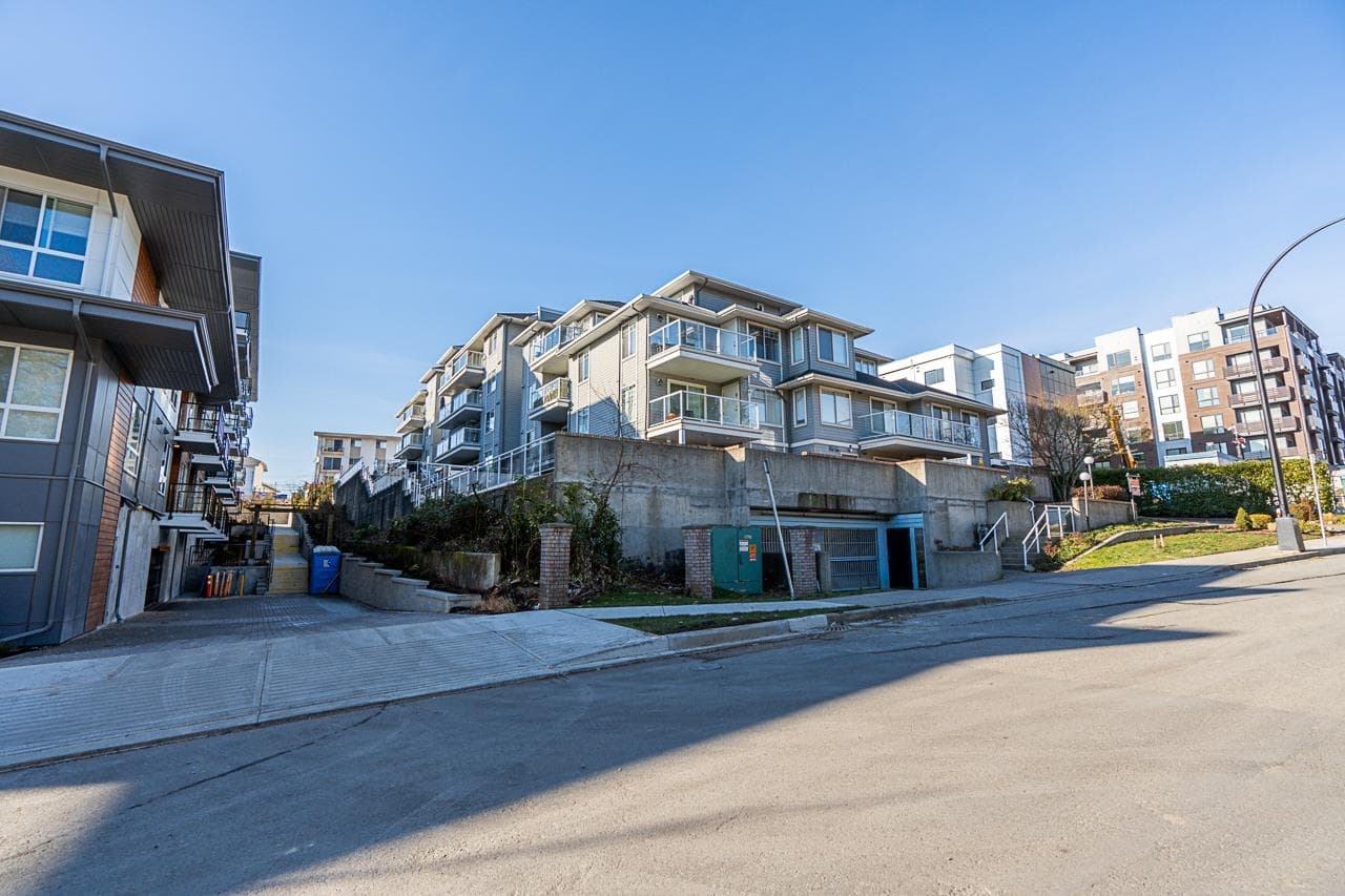 403 - 11671 Fraser Street, Maple Ridge, V2X 6C4 — photo 3