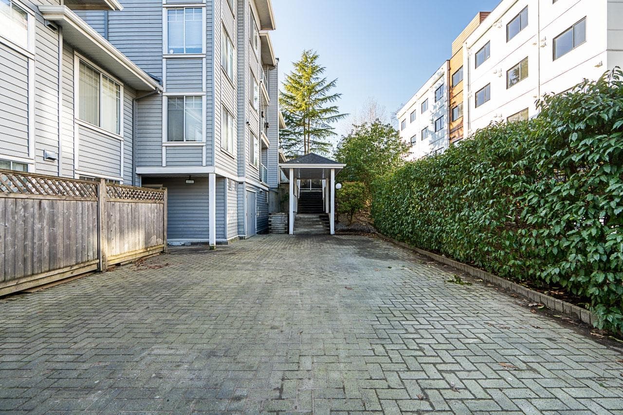 403 - 11671 Fraser Street, Maple Ridge, V2X 6C4 — photo 4