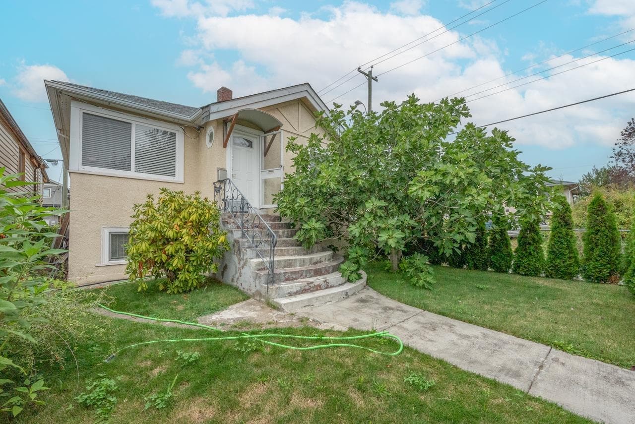 1975 E 52nd Avenue, Vancouver
