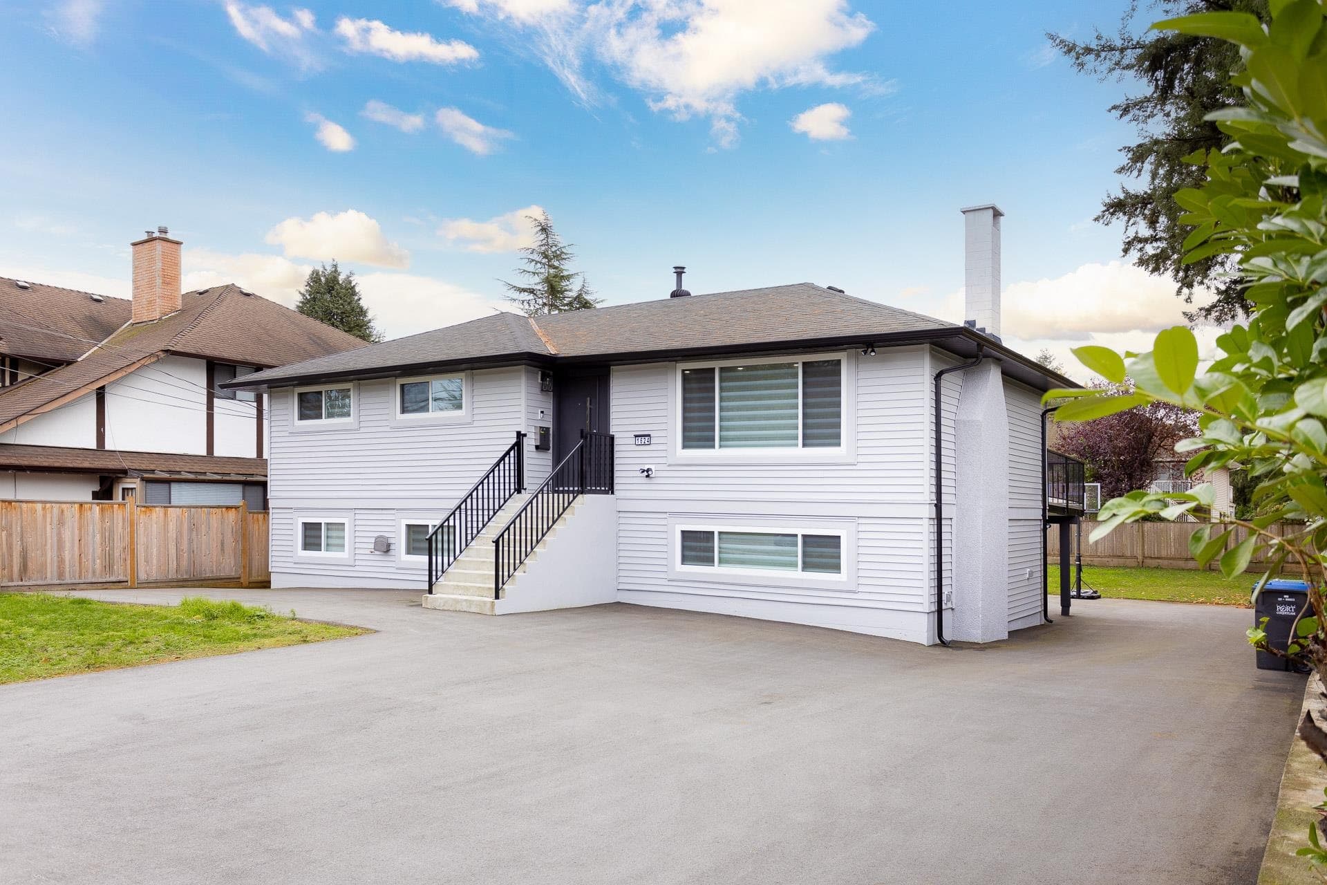 1624 Coquitlam Avenue, Port Coquitlam, V3B 1H7 — photo 1