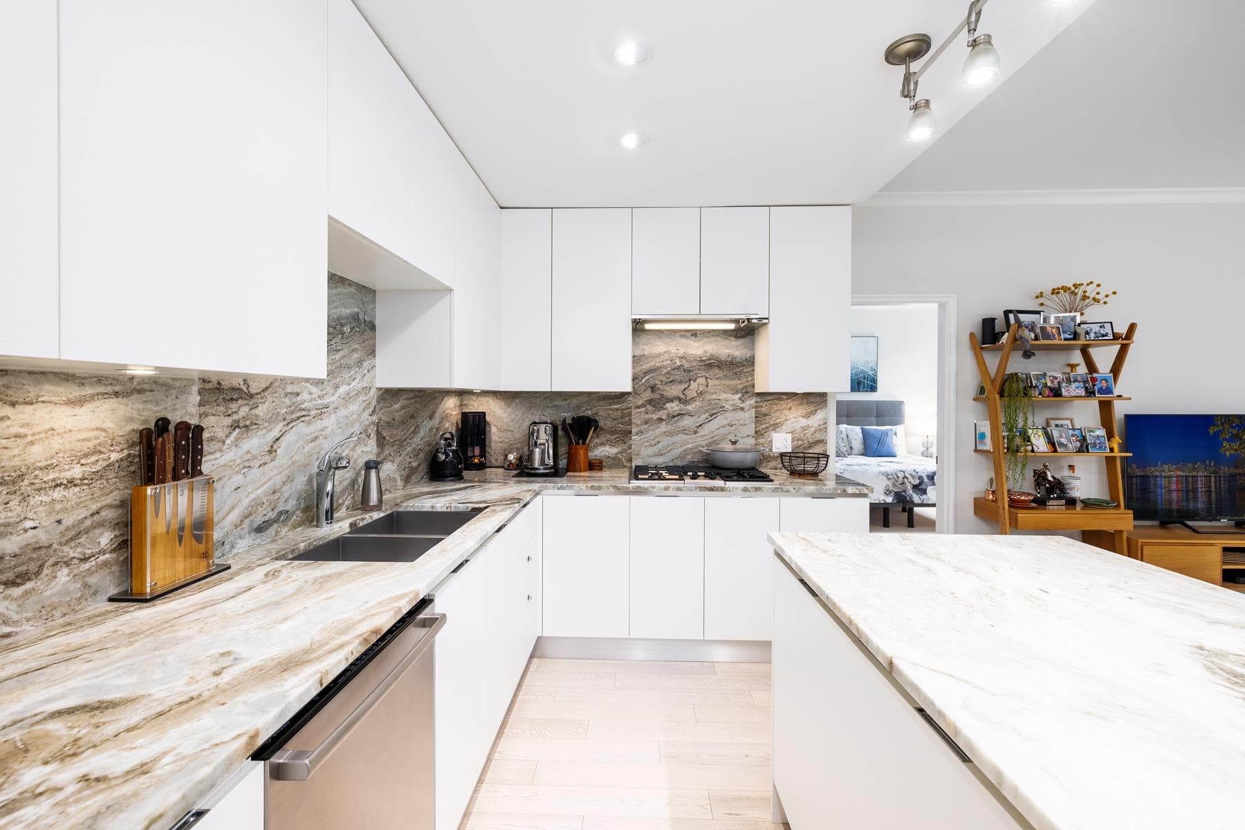 207 - 175 Victory Ship Way, North Vancouver, V7L 0G1 — photo 5