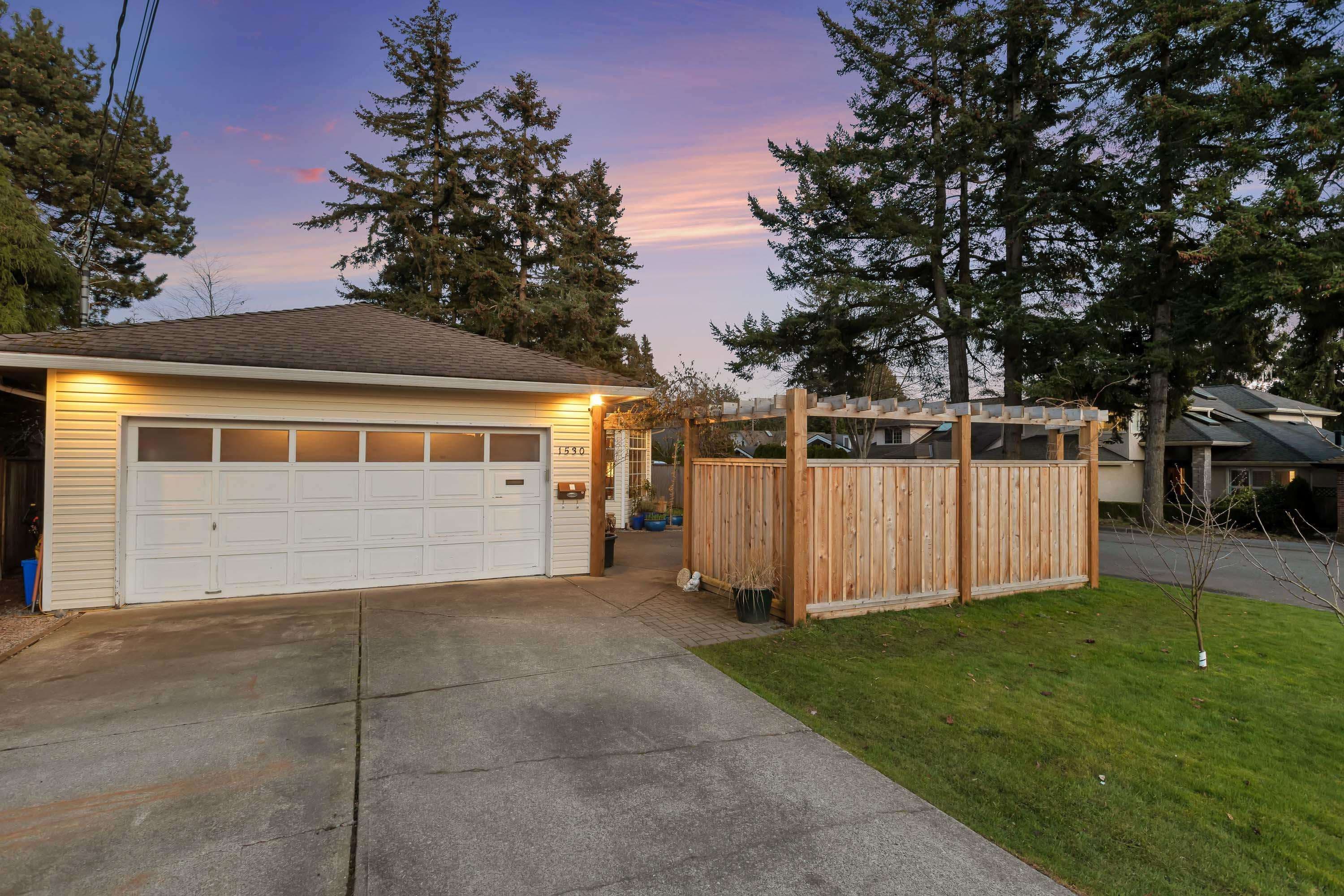 1530 Cory Road, White Rock