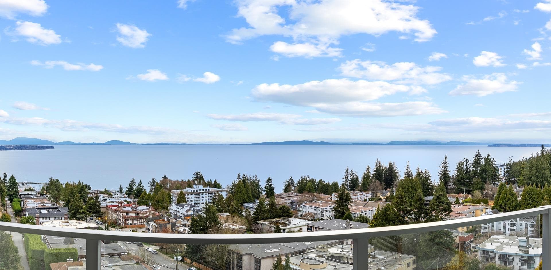 1305 - 1501 Foster Street, White Rock, V4B 0C3 — photo 2