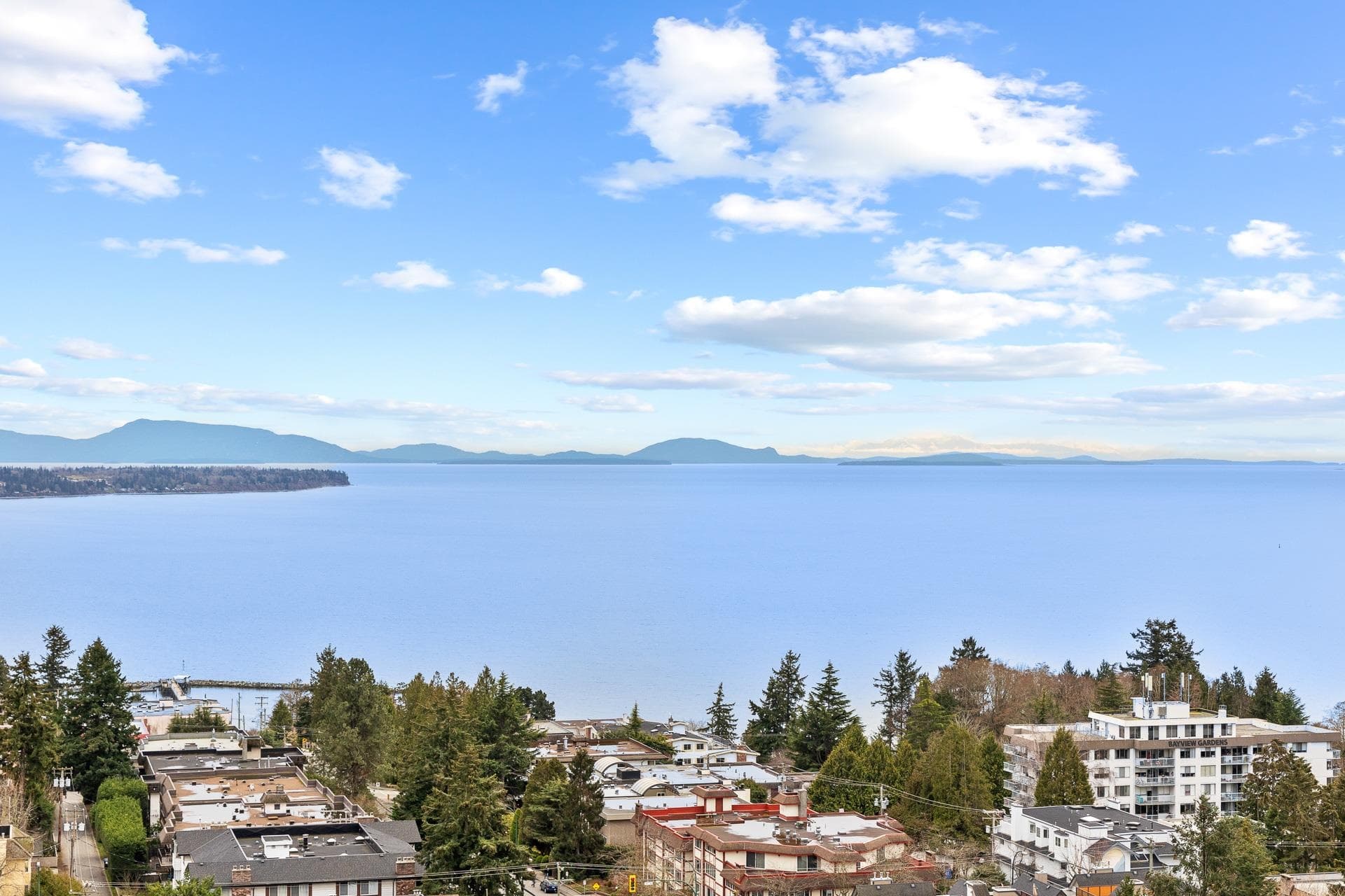 1305 - 1501 Foster Street, White Rock, V4B 0C3 — photo 1
