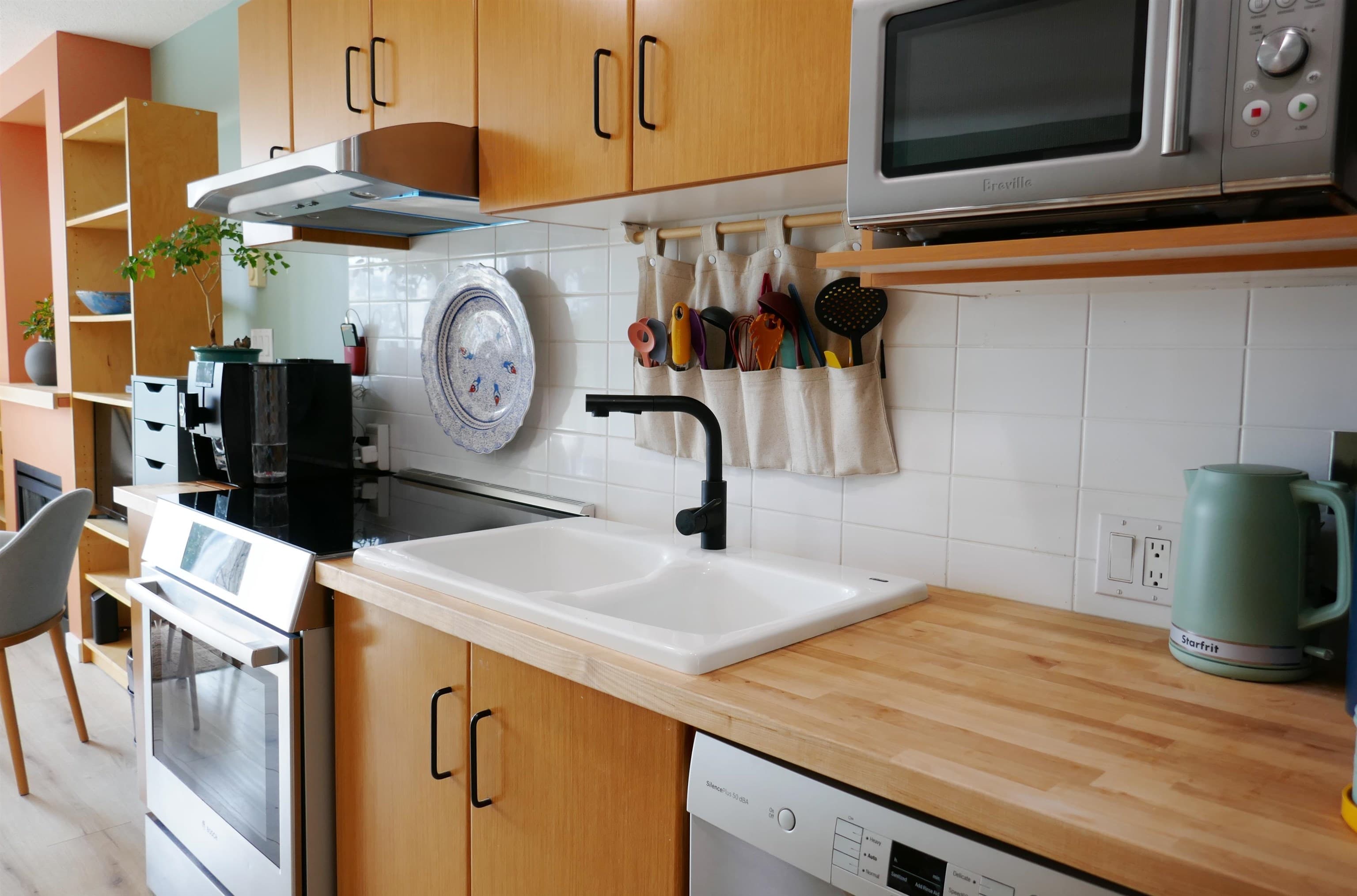 309 - 9298 University Crescent, Burnaby, V5A 4X8 — photo 4