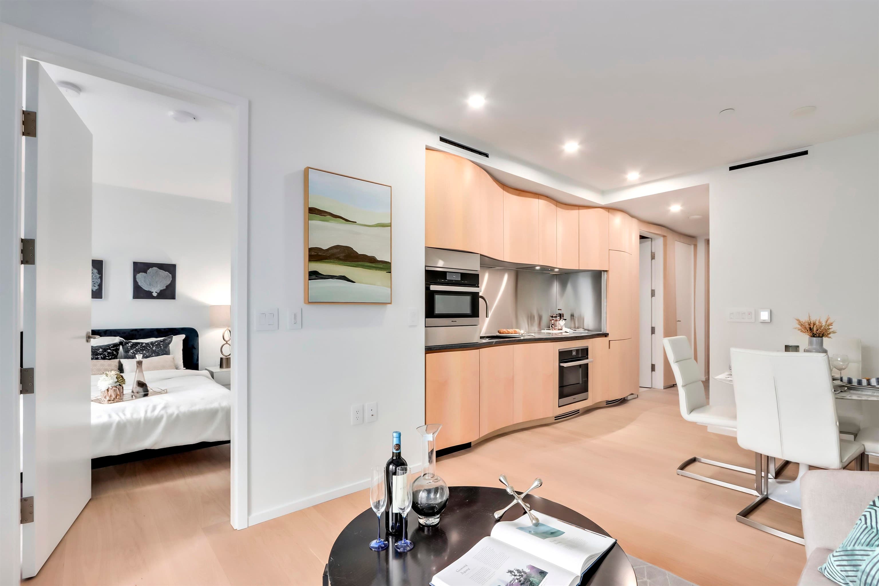 705 - 1568 Alberni Street, Vancouver, V6G 1A5 — photo 4