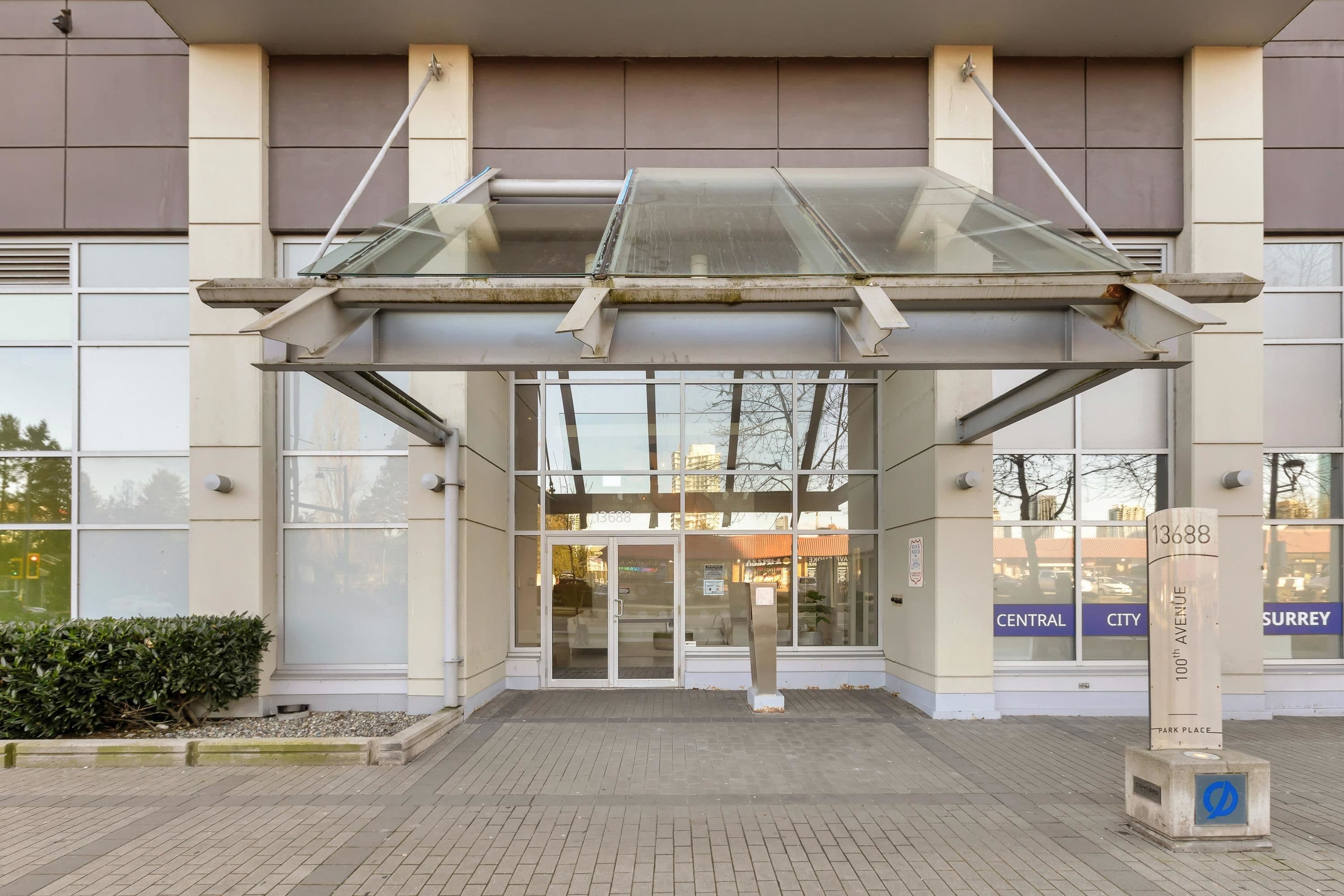 2104 - 13688 100 Avenue, Surrey, V3T 0G5 — photo 3