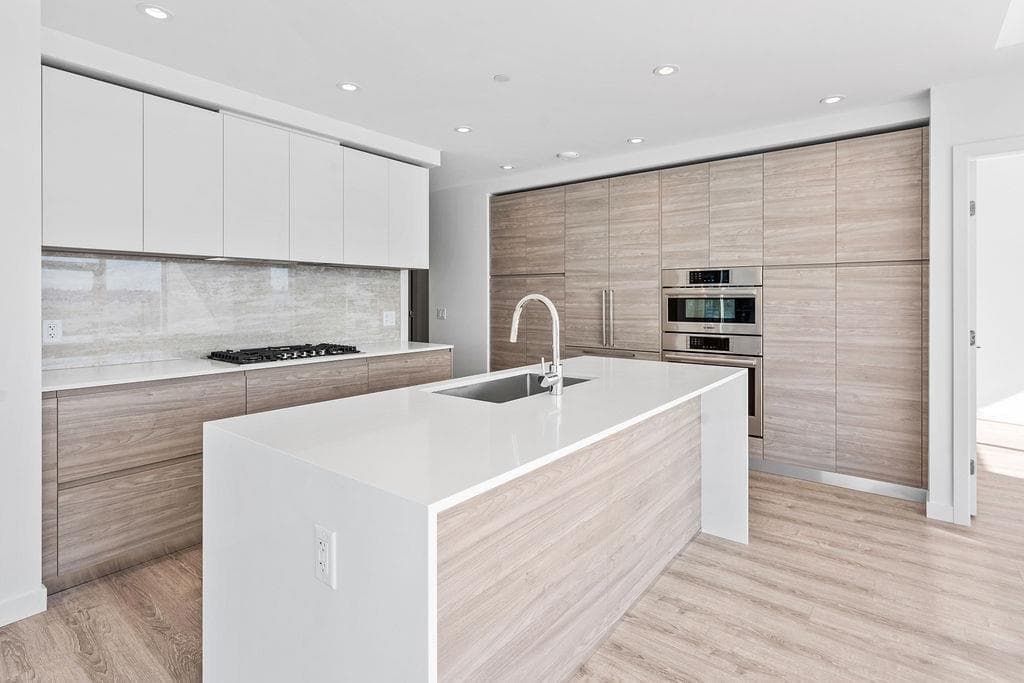 1307 - 660 Quayside Drive, New Westminster, V3M 0P1 — photo 3
