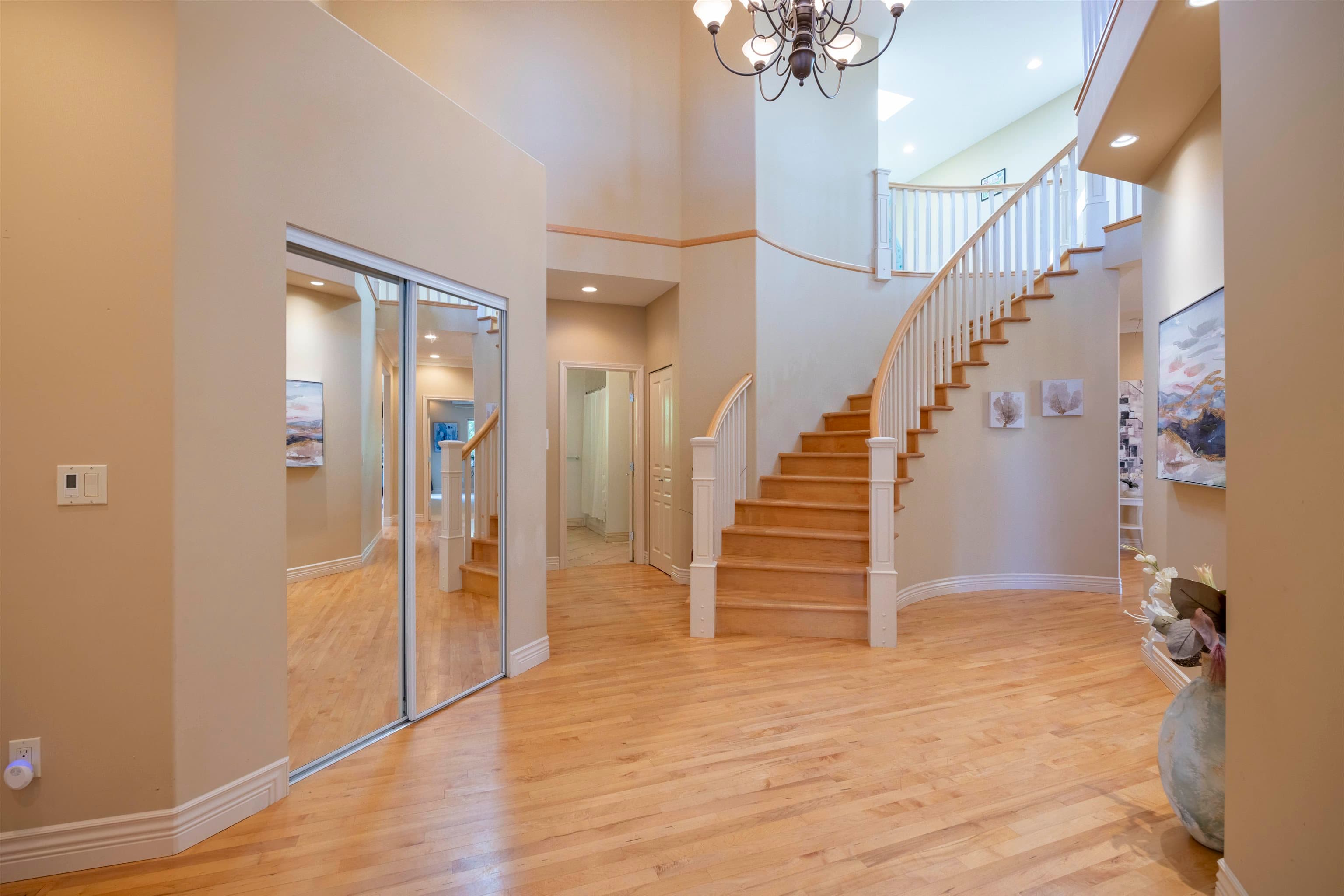 1625 Parkway Boulevard, Coquitlam, V3E 3M7 — photo 5