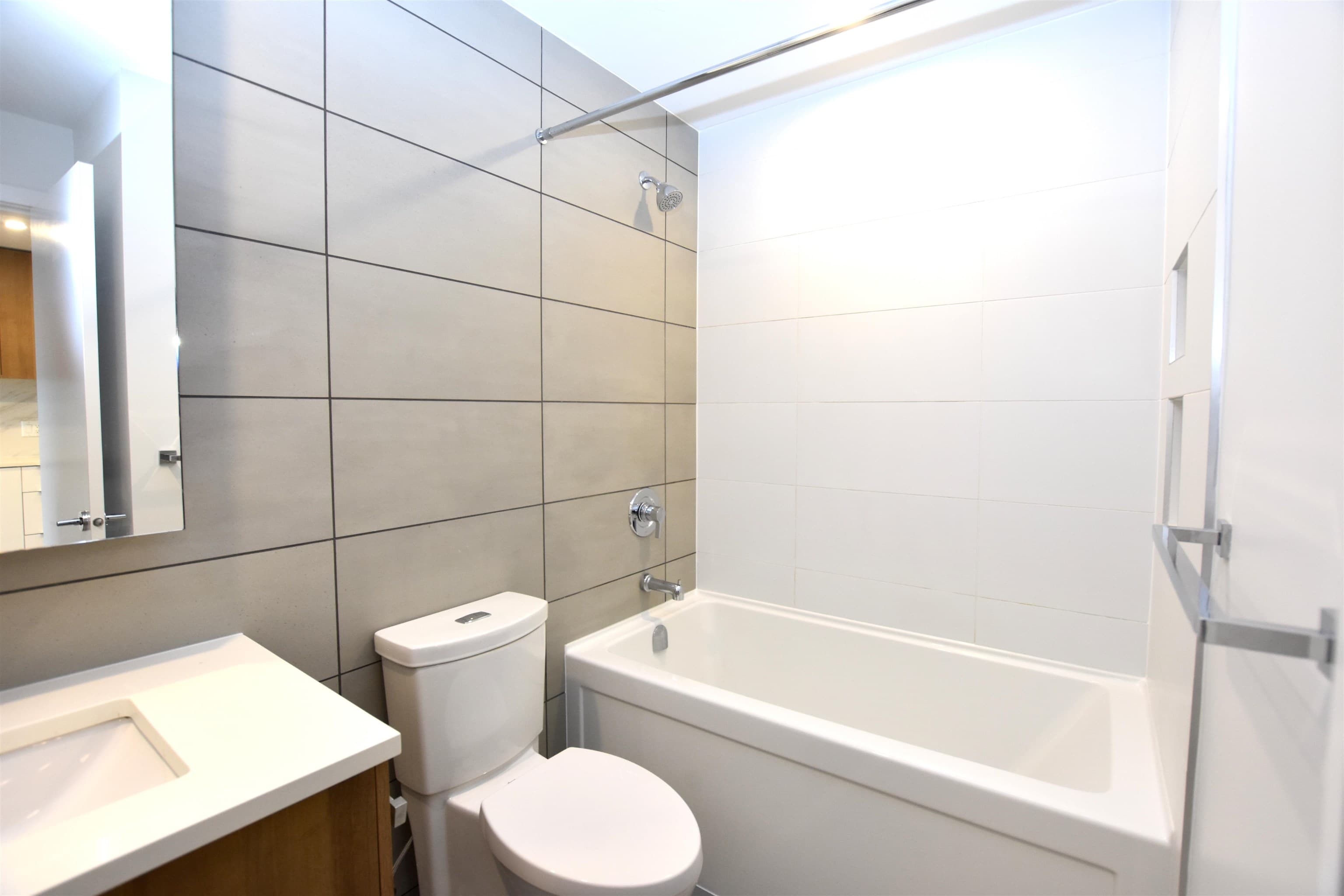806 - 13359 Old Yale Road, Surrey, V3T 0S4 — photo 3