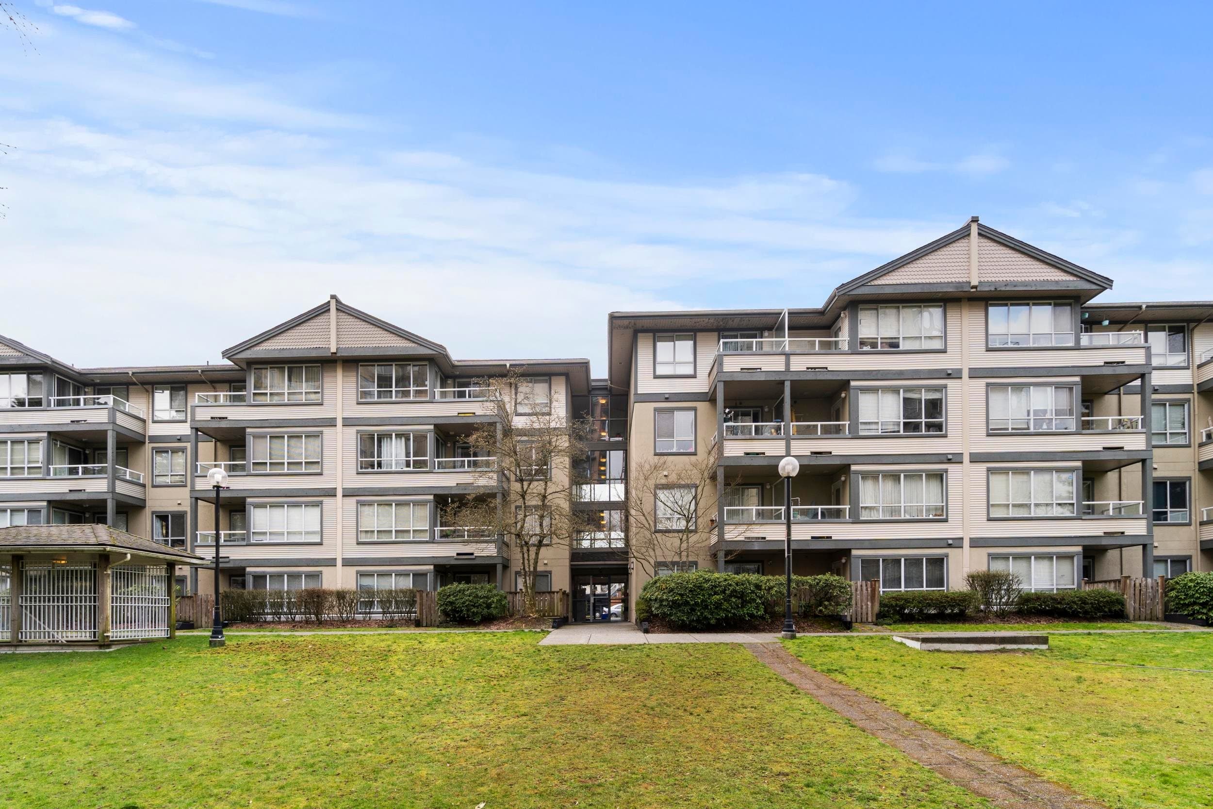 301 - 4990 Mcgeer Street, Vancouver