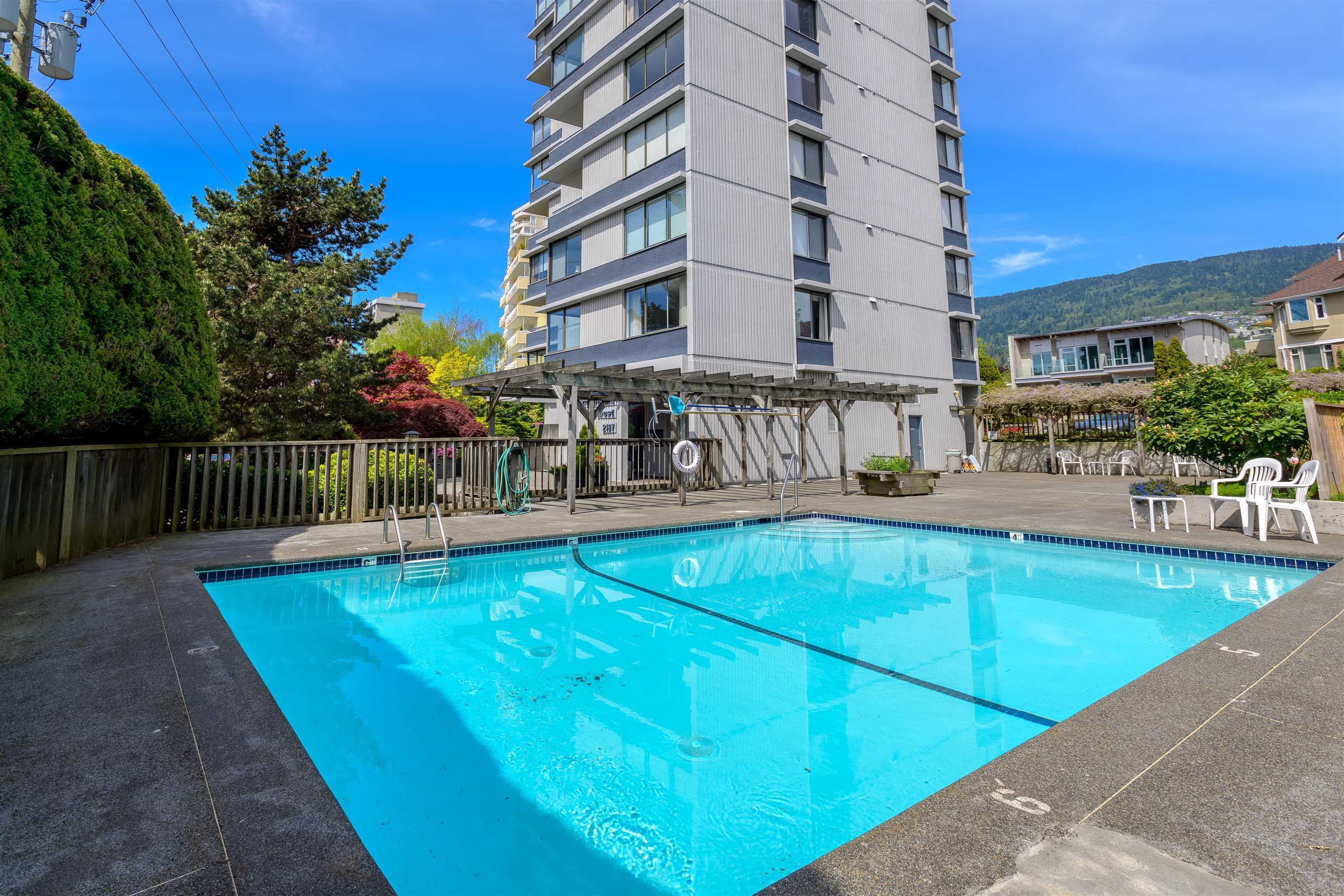 203 - 2167 Bellevue Avenue, West Vancouver