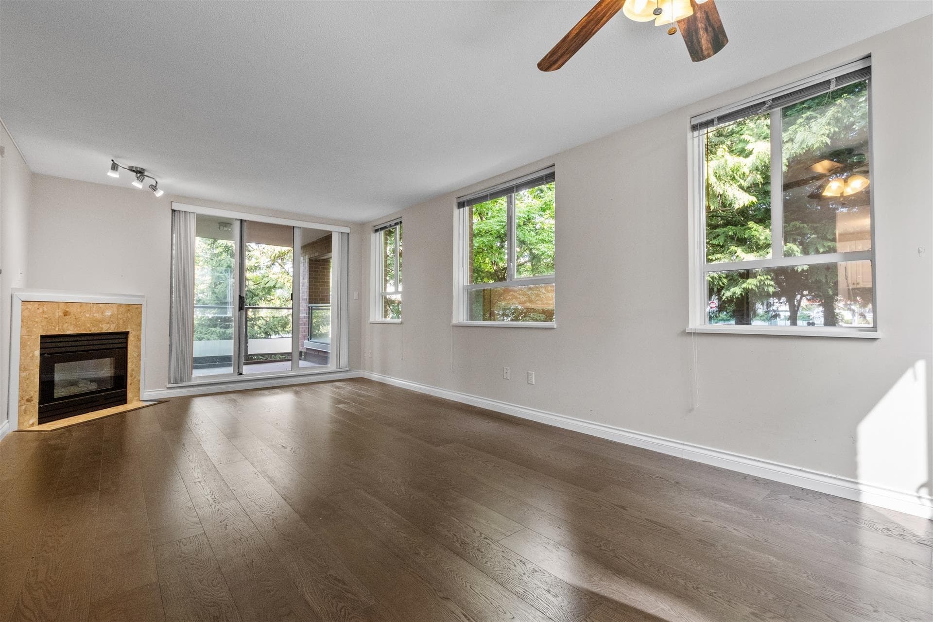 13 - 7077 Beresford Street, Burnaby, V5E 4J5 — photo 2