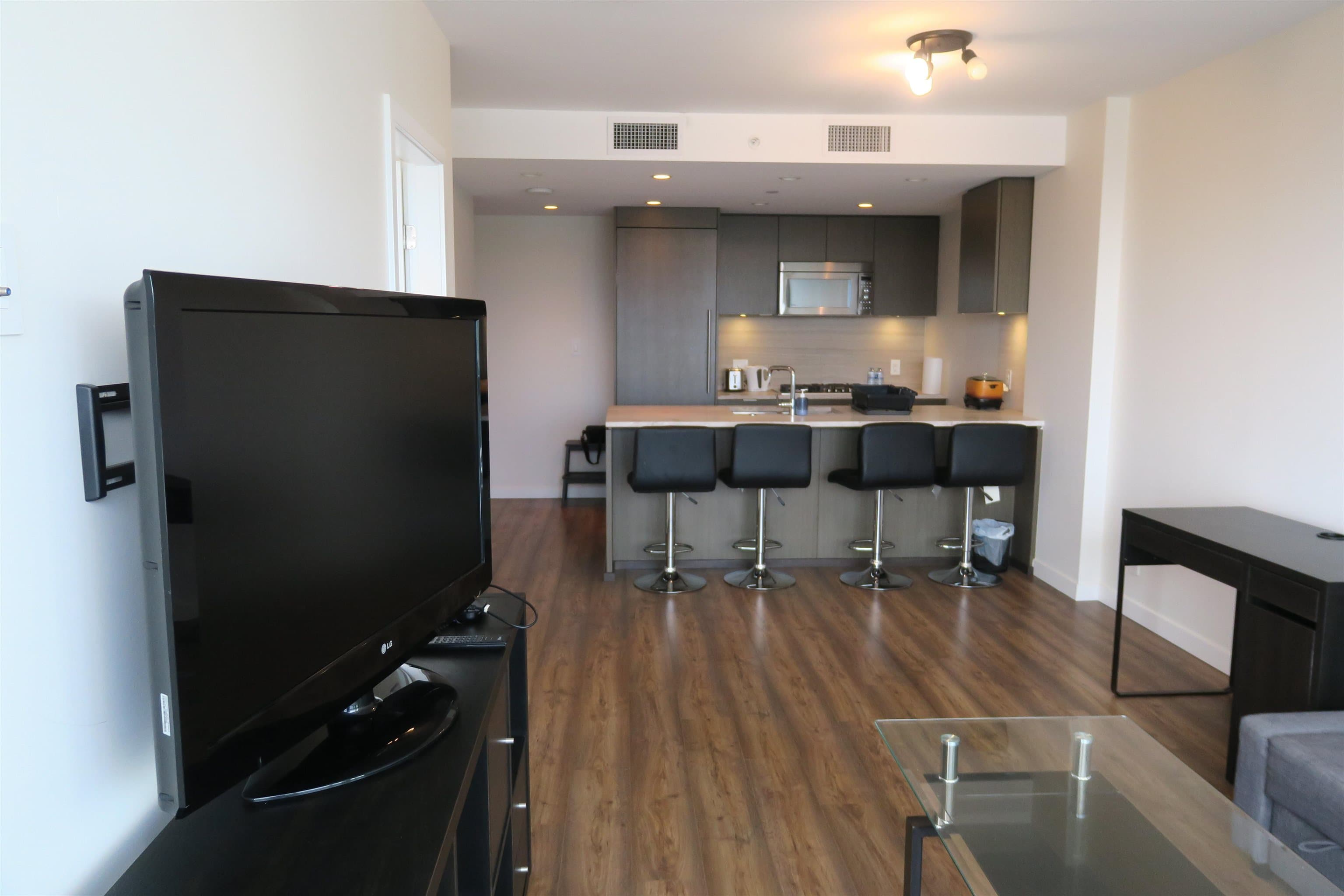 1901 - 125 E 14th Street, North Vancouver, V7L 0E6 — photo 4