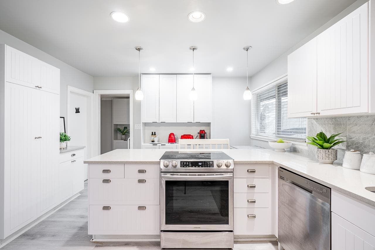 1050 Como Lake Avenue, Coquitlam, V3J 3N8 — photo 5