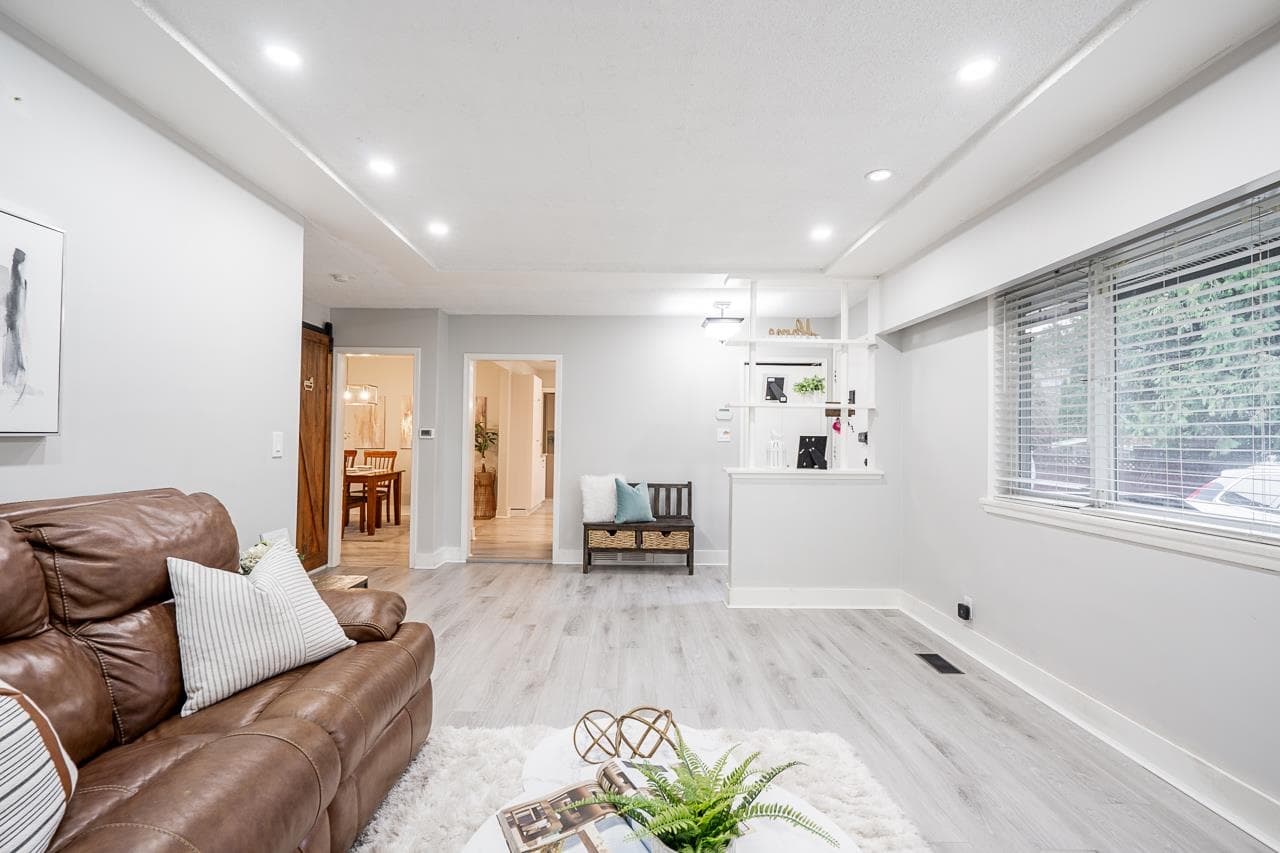 1050 Como Lake Avenue, Coquitlam, V3J 3N8 — photo 4
