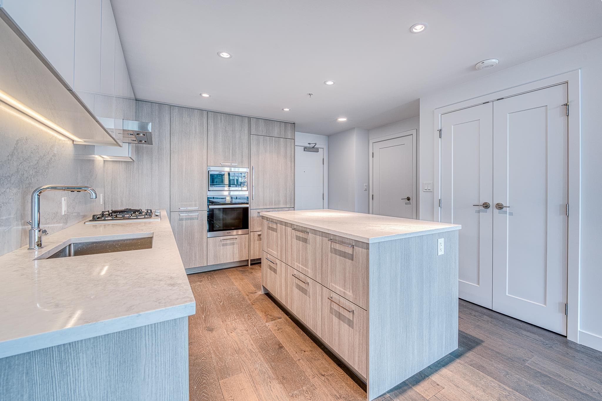 810 - 8155 Capstan Way, Richmond, V6X 0V3 — photo 4
