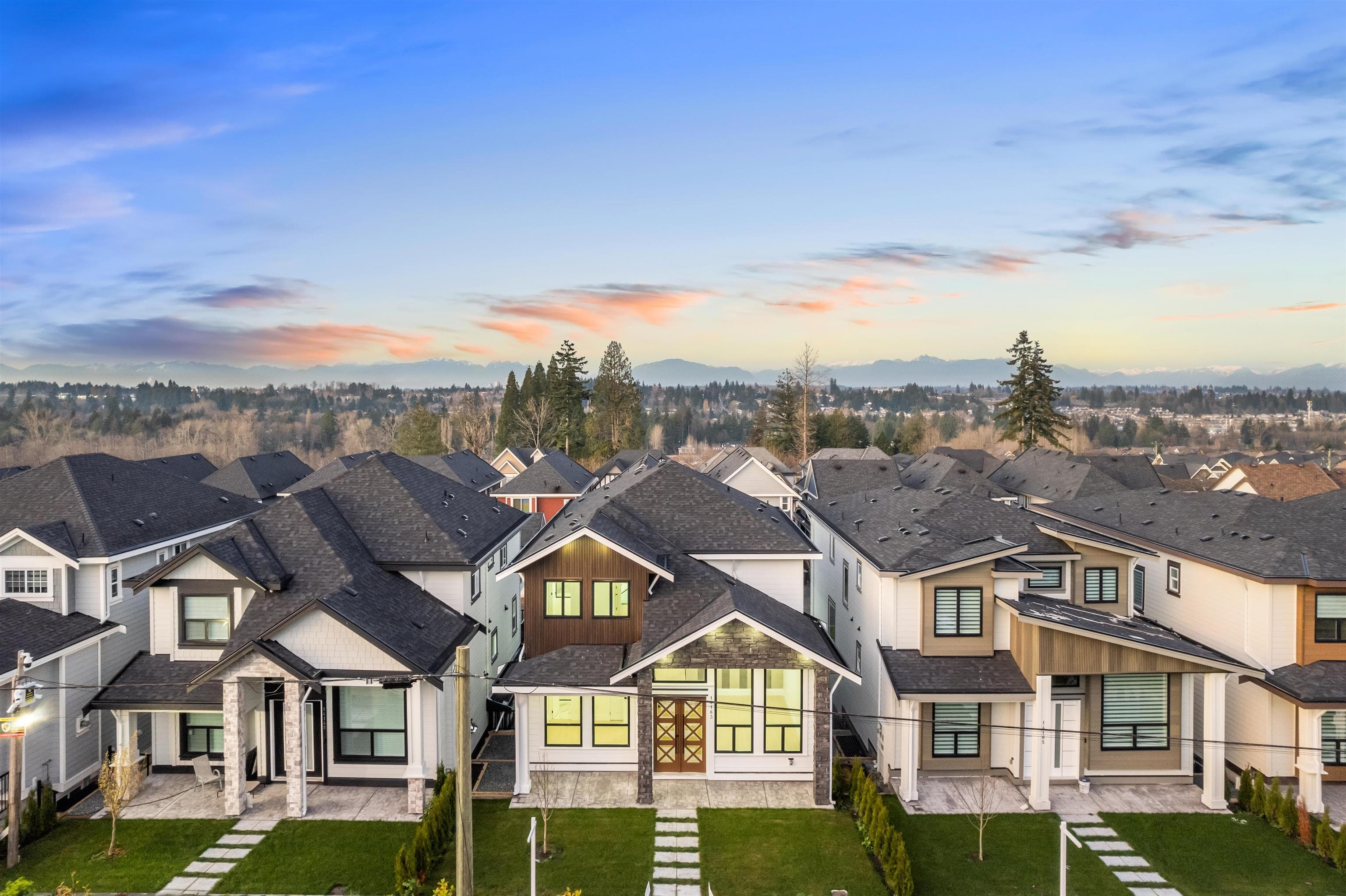 14163 60a Avenue, Surrey, V3X 1C3 — photo 1