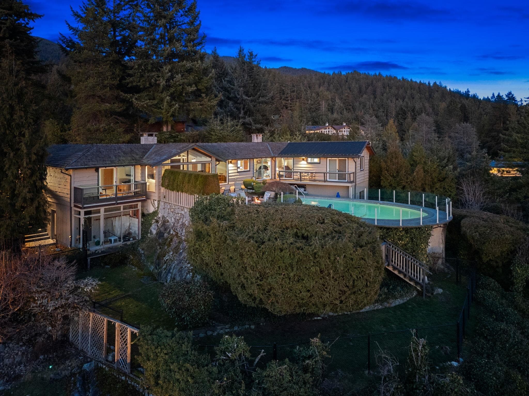 4570 Woodgreen Court, West Vancouver