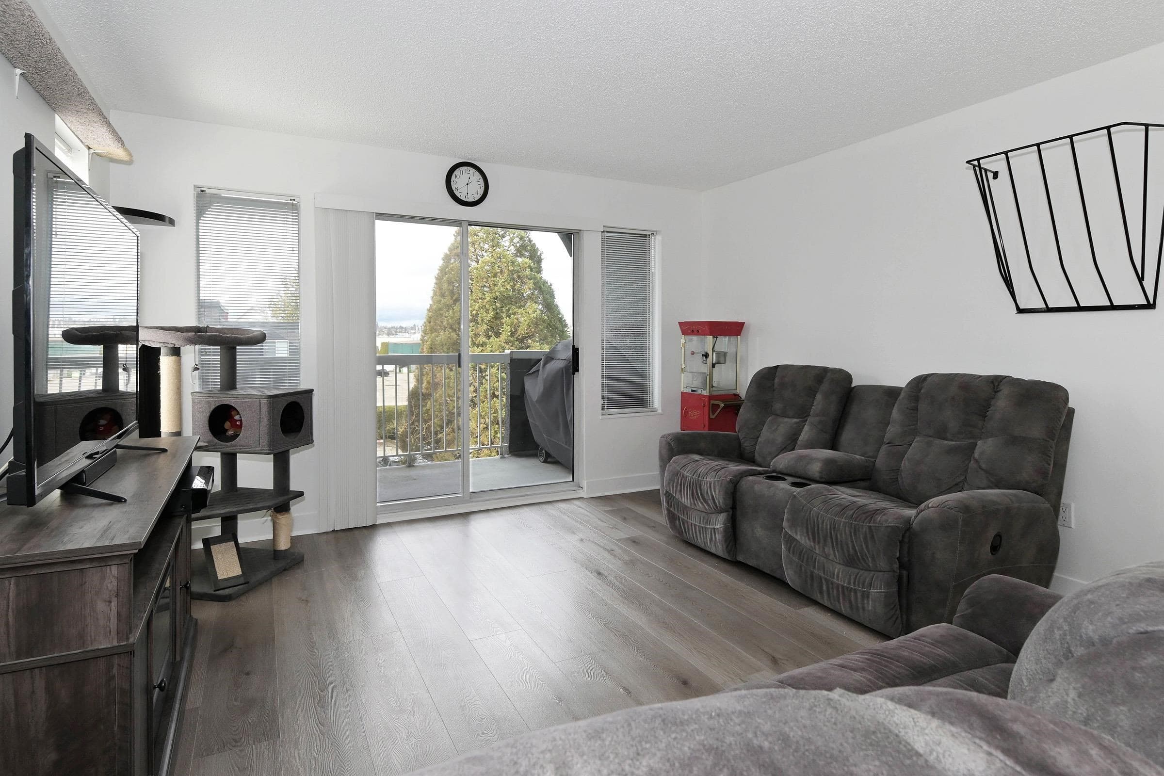 301 - 5700 200 Street, Langley, V3A 7S6 — photo 2