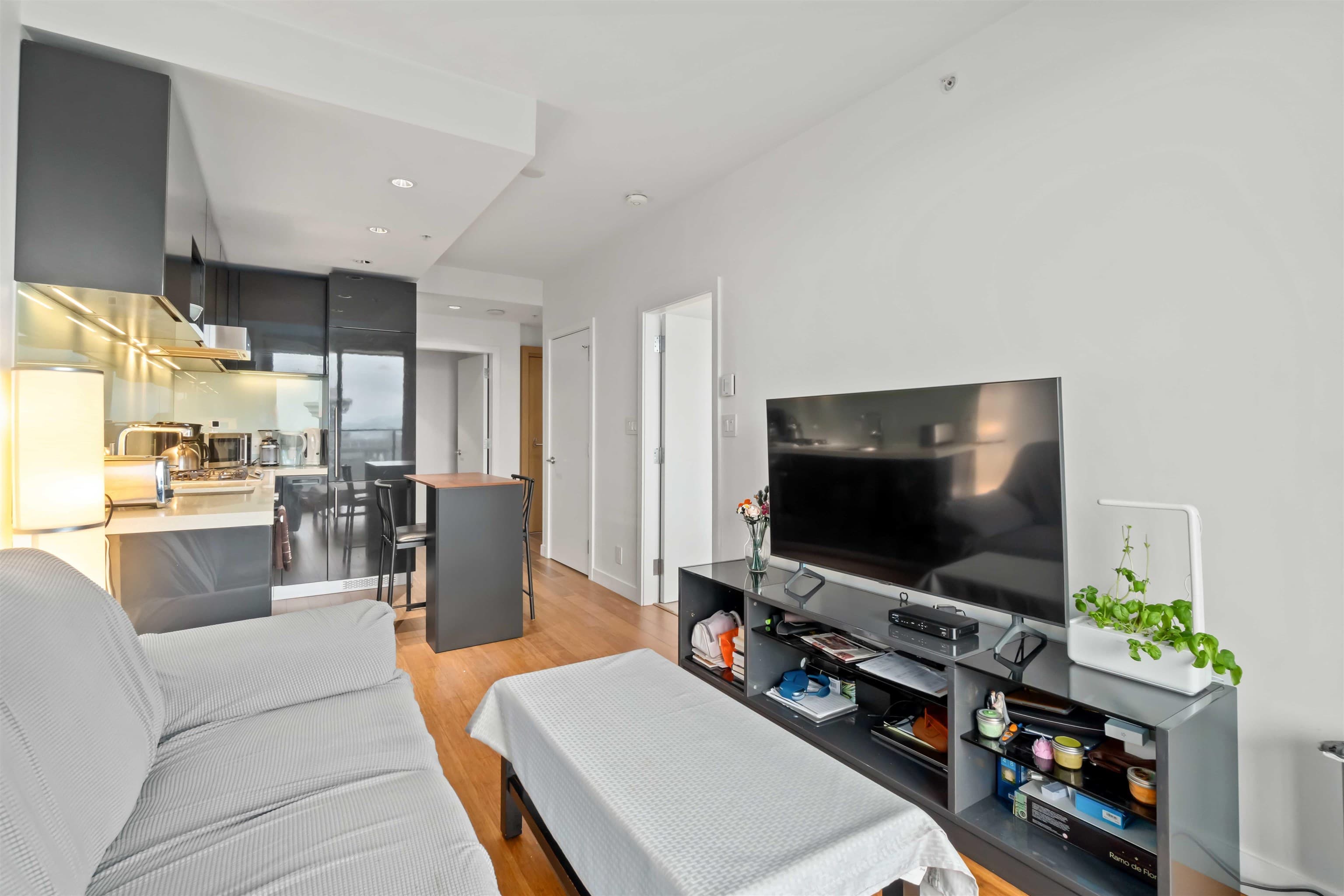 3807 - 777 Richards Street, Vancouver, V6B 0M6 — photo 5