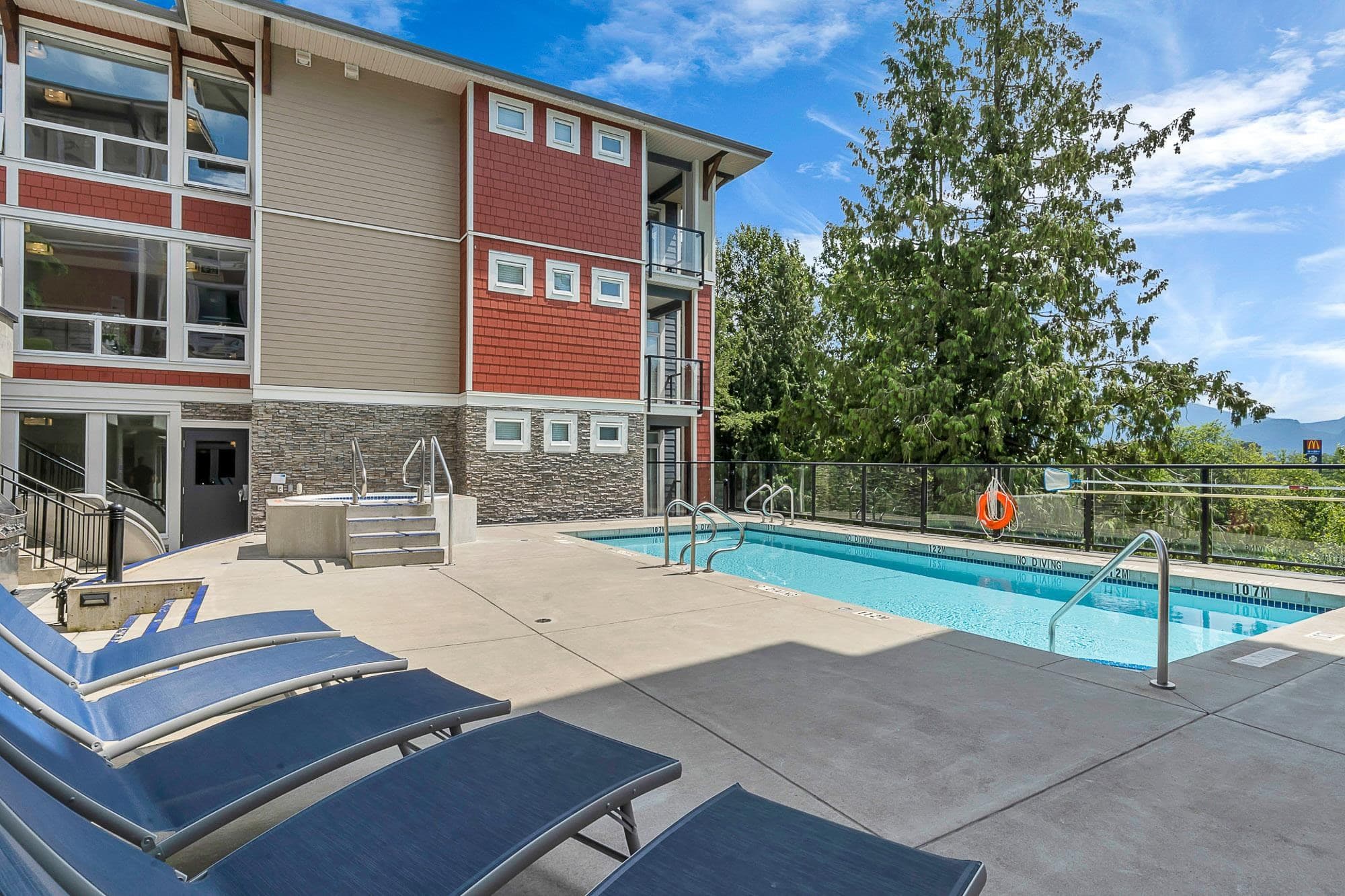 305 - 2242 Whatcom Road, Abbotsford, V3G 0G3 — photo 2