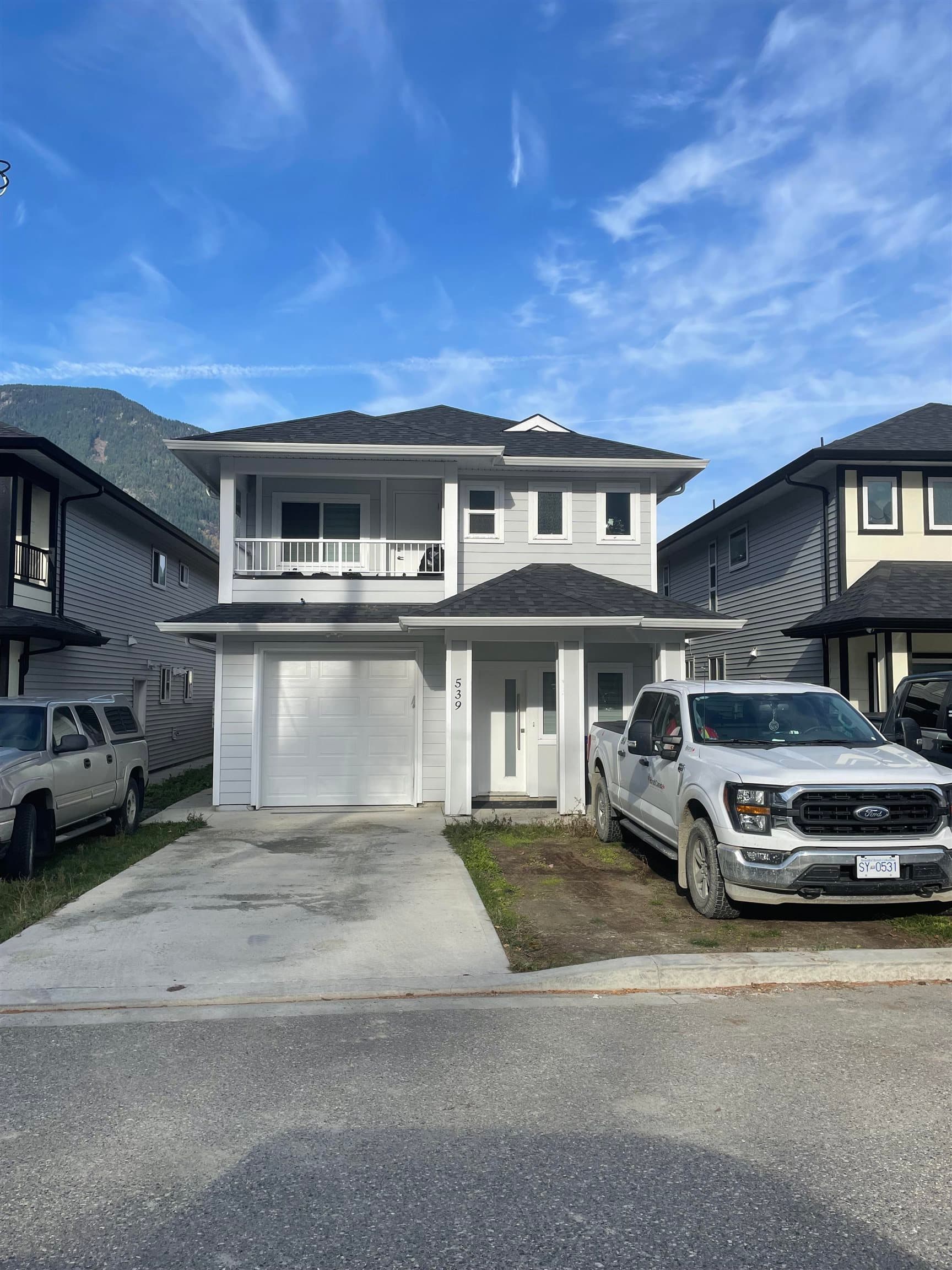 539 Douglas Street, Hope, V0X 1L0 — photo 1