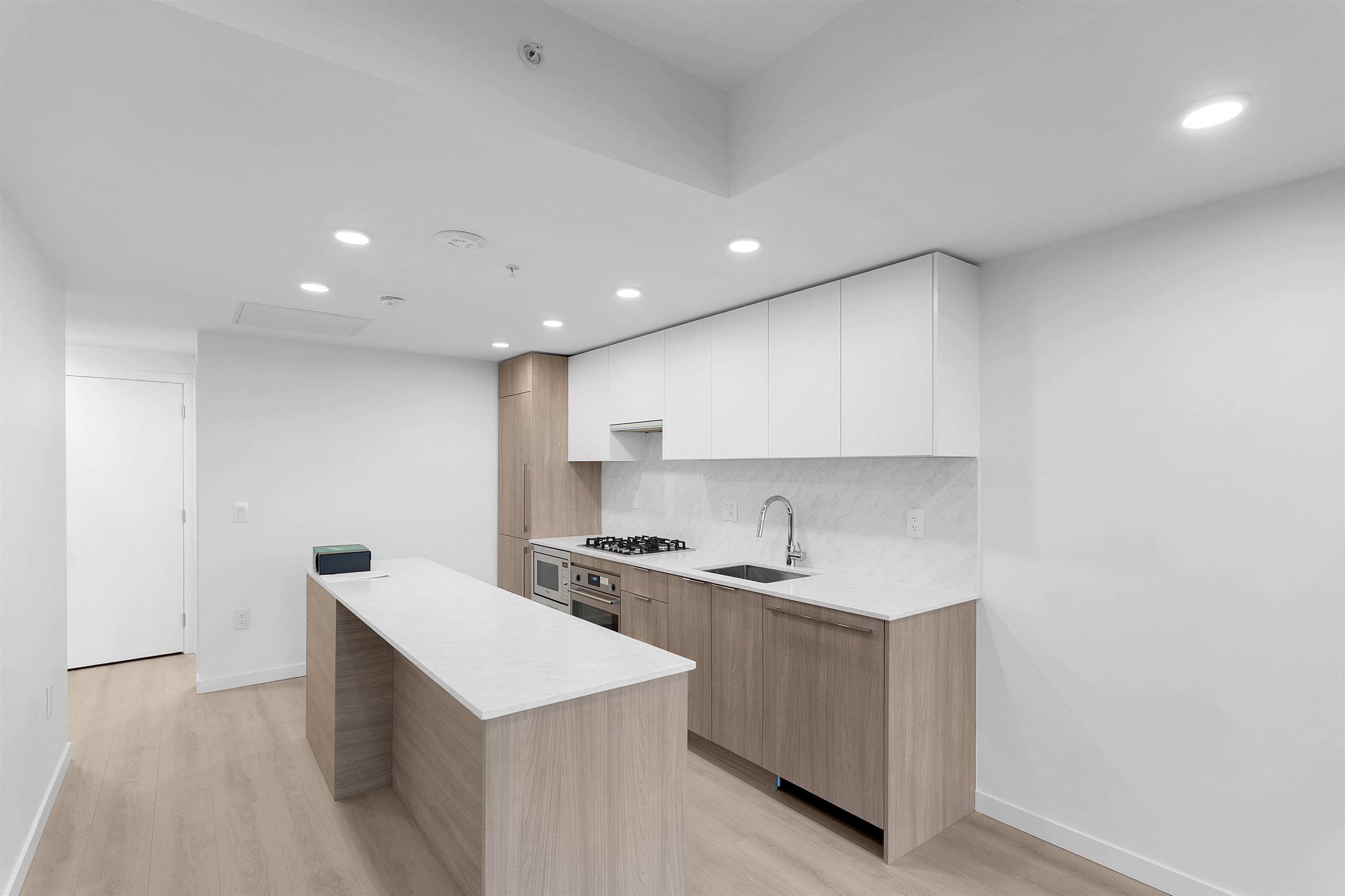 2106 - 10333 133 Street, Surrey, V3T 0V1 — photo 3