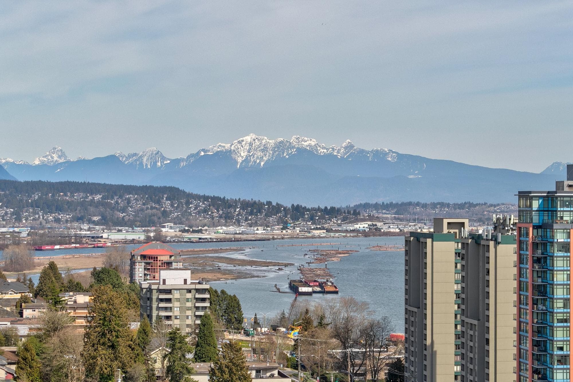 1702 - 320 Royal Avenue, New Westminster, V3L 5C6 — photo 2