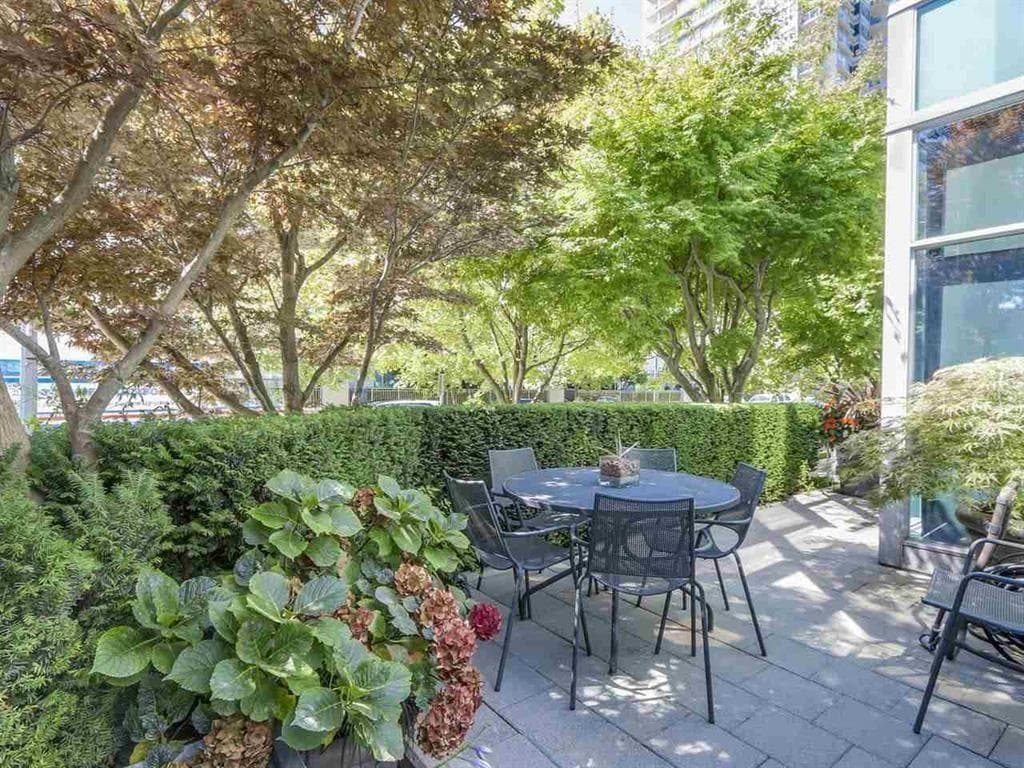 403 Beach Crescent, Vancouver, V6Z 3C9 — photo 3