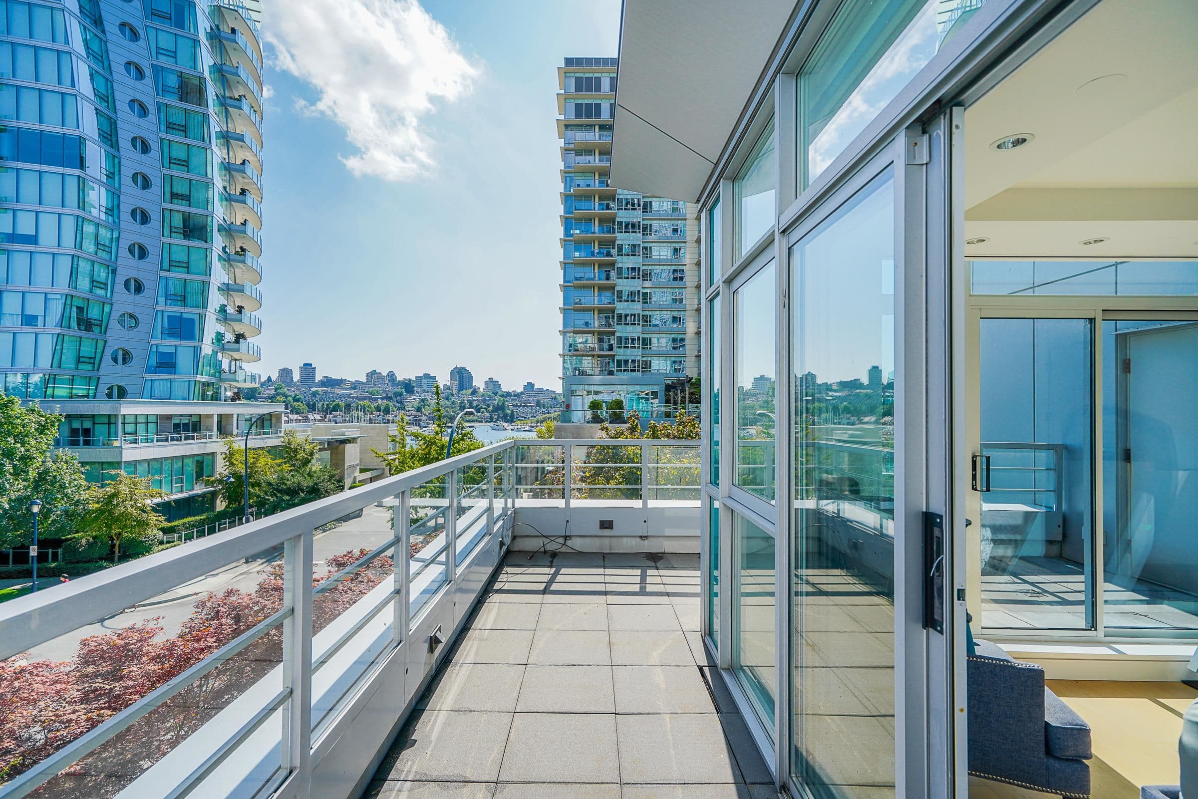 403 Beach Crescent, Vancouver, V6Z 3C9 — photo 4