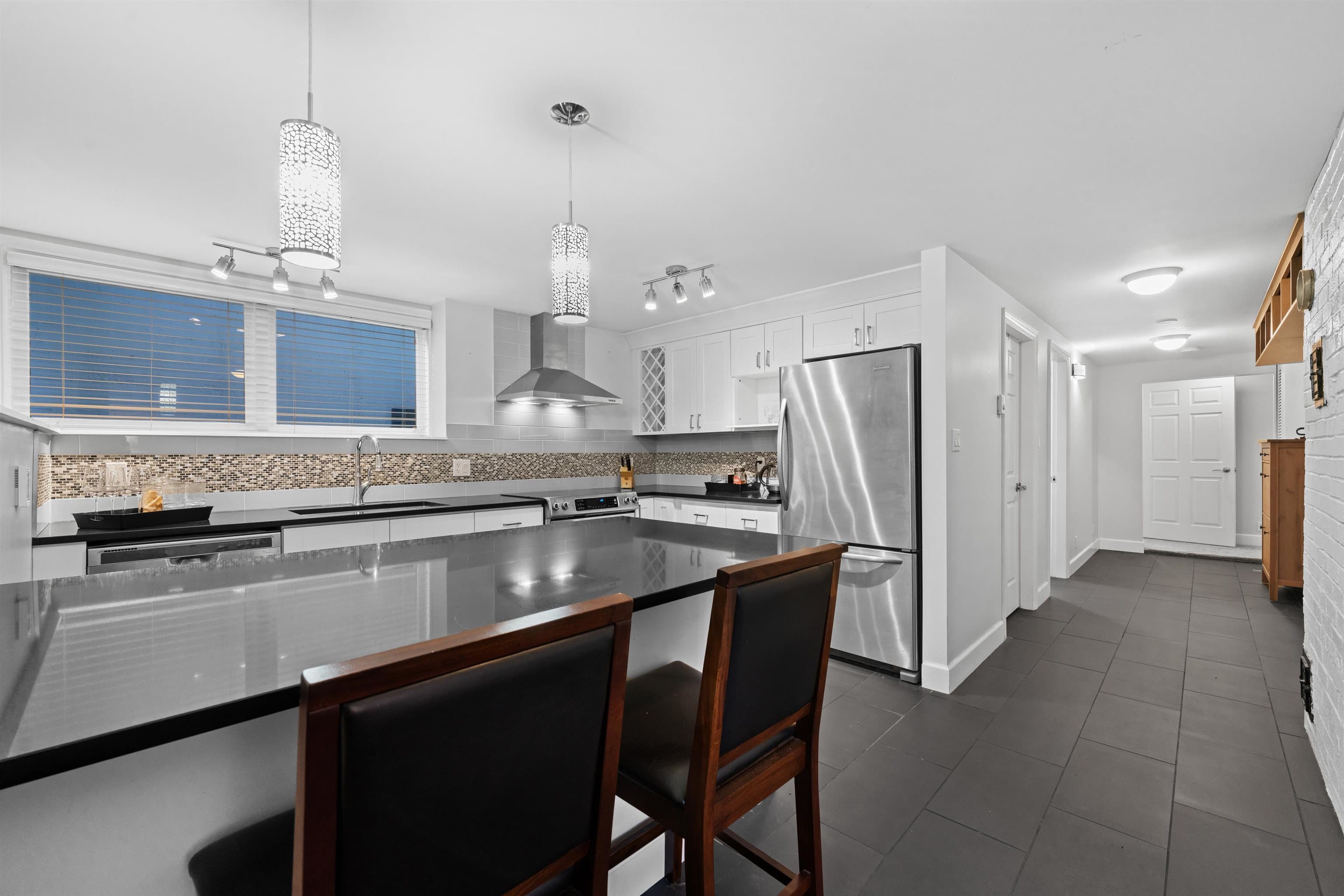 385 Stevens Drive, West Vancouver, V7S 1C7 — photo 3