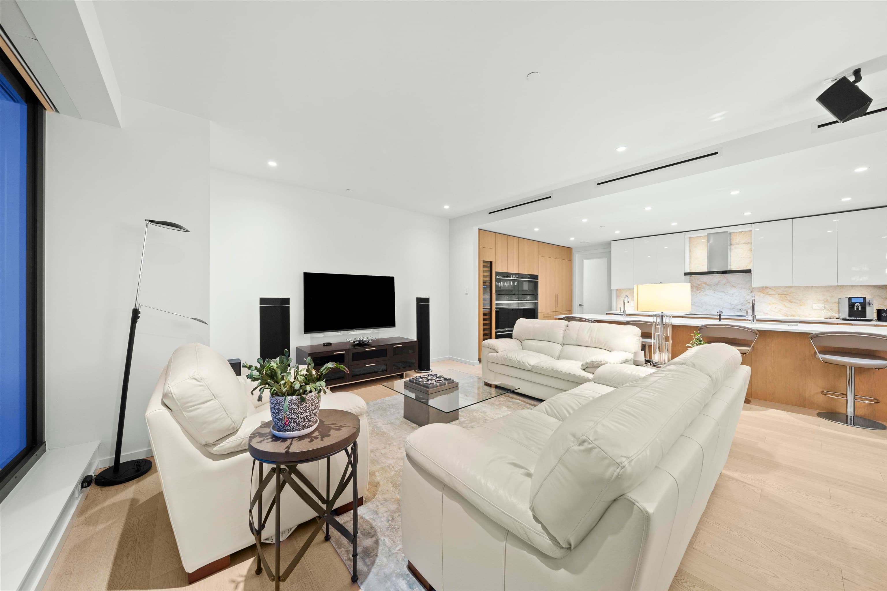 405 - 1355 Bellevue Avenue, West Vancouver, V7T 0B4 — photo 4