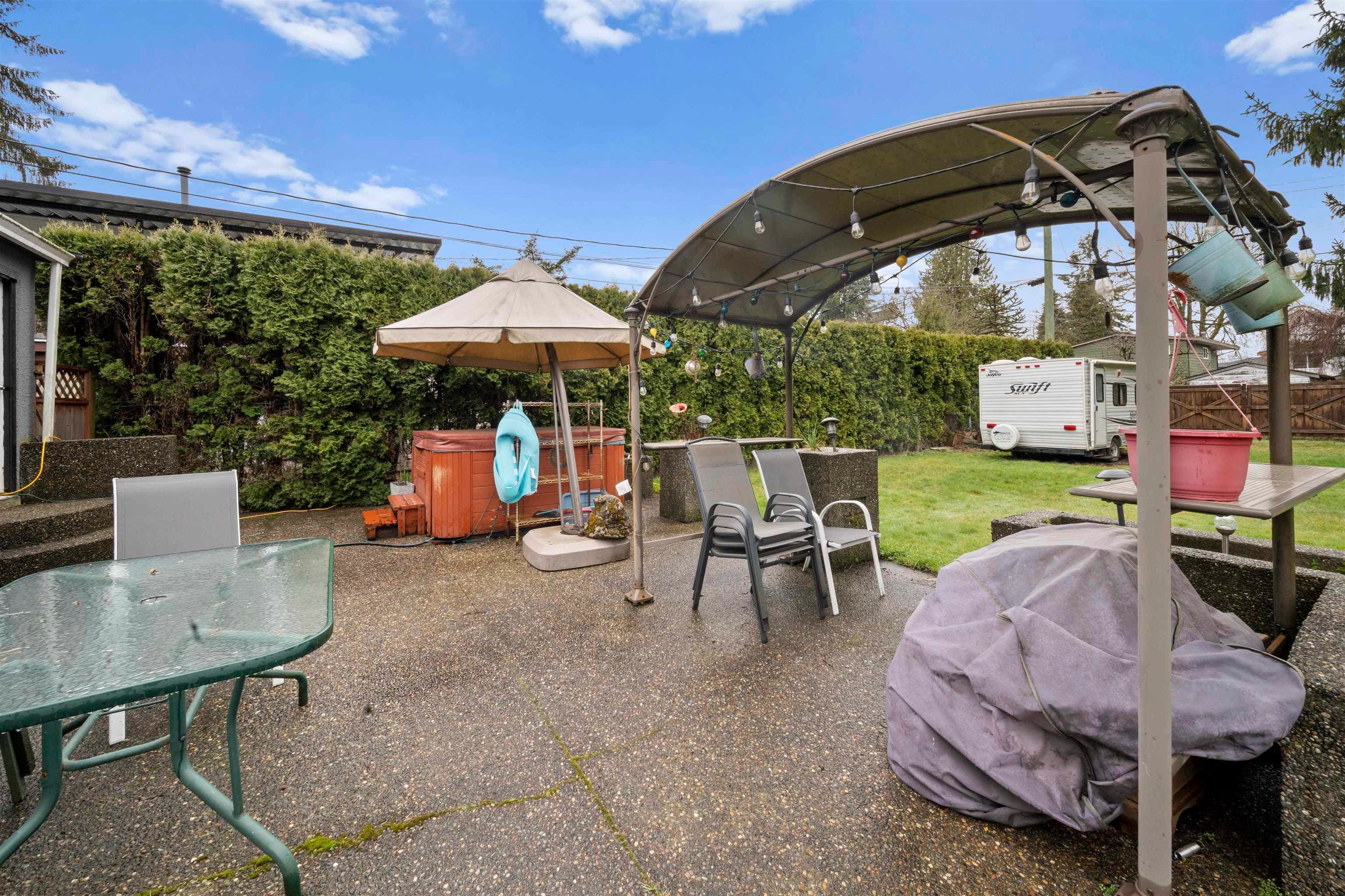 14349 Kindersley Drive, Surrey, V3R 5R1 — photo 2